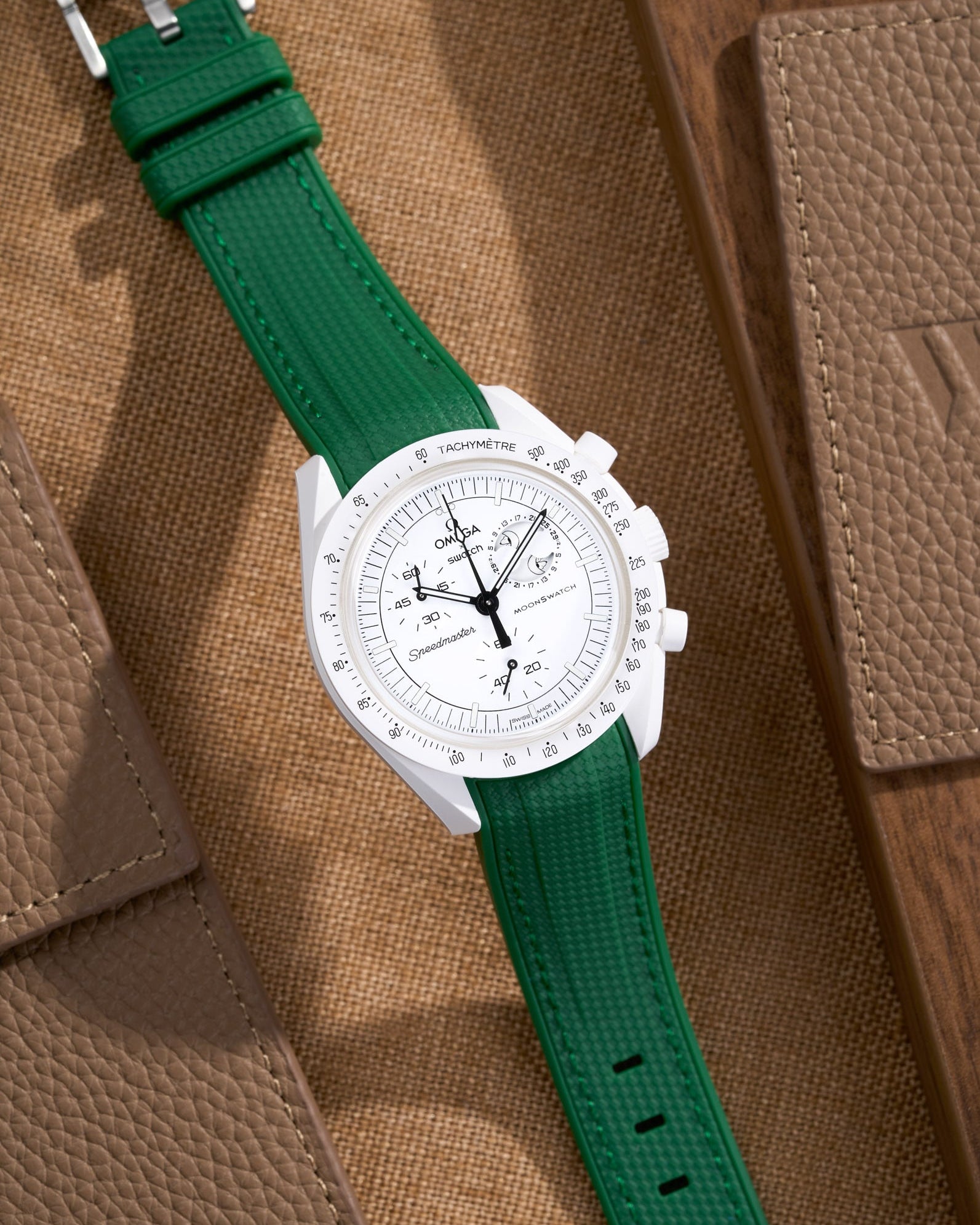 Omega X Swatch MoonSwatch Mission to the moonphase new moon full moon Moonwatch Speedmaster Professional Wristbuddys Wristbuddy Klockarmband klockband rubberstrap rubber strap straps for Mission to Mercury, mission to moon, moonswatches best rubber intergrated mission to moon mercury intergrated uhrenband bracelet Urrem bracelet de montre cinturino per orologio cinturino dell'orologio horlogeband correa de reloj Uhrenarmband Uhrarmband black schwartz svart negro new moonswatch