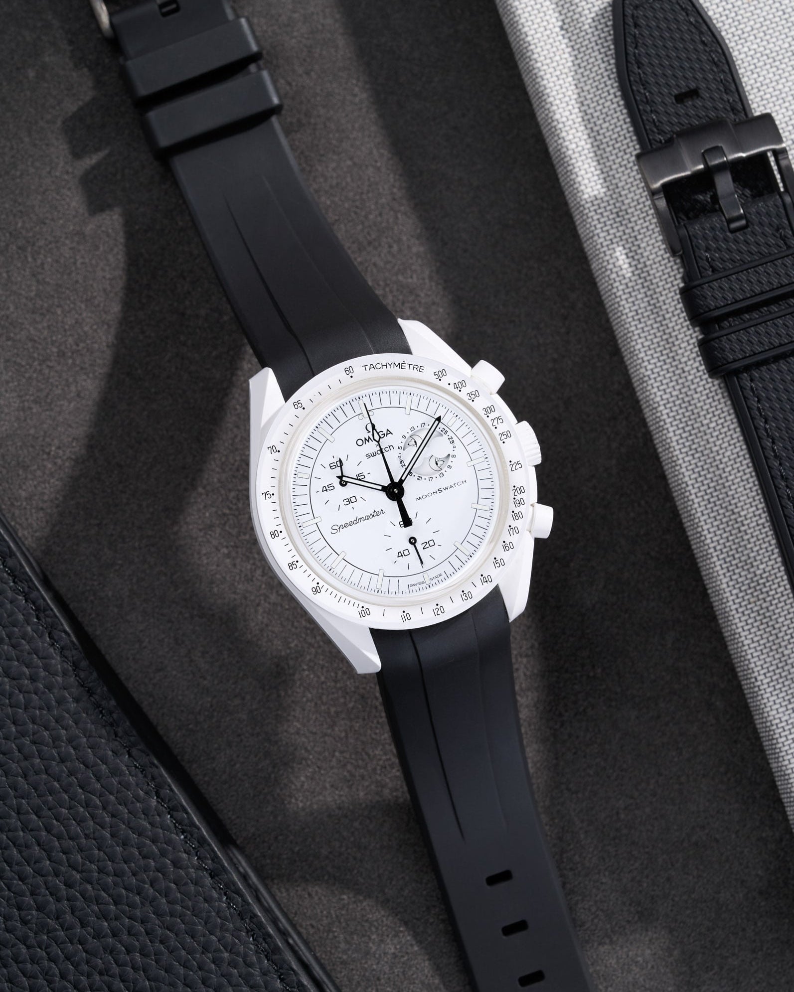 Omega X Swatch MoonSwatch Mission to the moonphase new moon full moon Moonwatch Speedmaster Professional Wristbuddys Wristbuddy Klockarmband klockband rubberstrap rubber strap straps for Mission to Mercury, mission to moon, moonswatches best rubber intergrated mission to moon mercury intergrated uhrenband bracelet Urrem bracelet de montre cinturino per orologio cinturino dell'orologio horlogeband correa de reloj Uhrenarmband Uhrarmband black schwartz svart negro new moonswatch