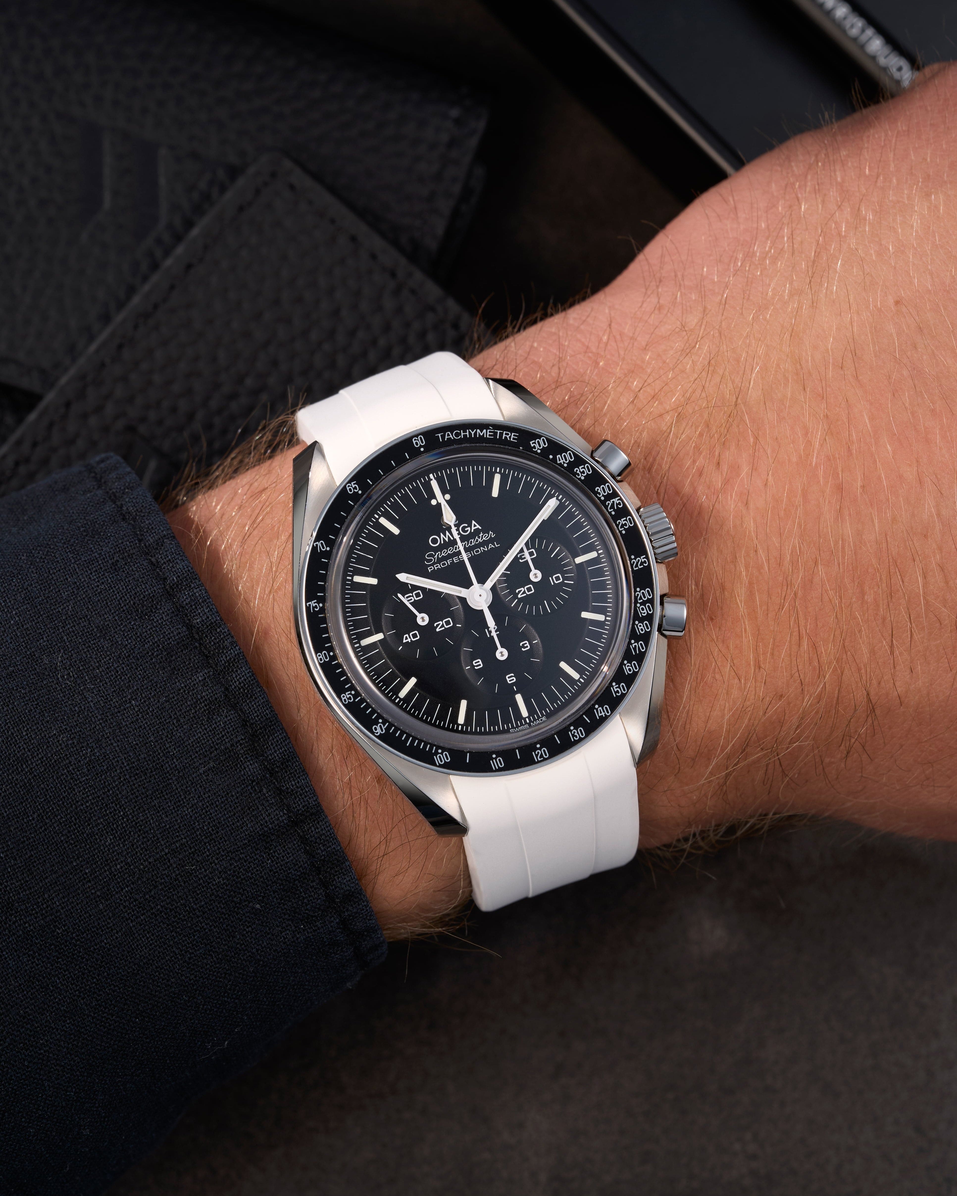 Omega Rubber Watch Strap watch band klockarmband uhrenband uhranarmband for Speedmaster MoonWatch Professinal Apollo 11 8 Ultraman Hesalite Sapphire Replacement speedytuesday speedy 57 sandwich dial 20mm what size strap for speedmaster 3861 watch strap for omega x swatch speedmaster moonswatch armband first watch on the moon first watch in space FOIS rubber UHRENARMBÄNDER Uhren Kautschukband cinturino in gomma black svart negro schwartz dark