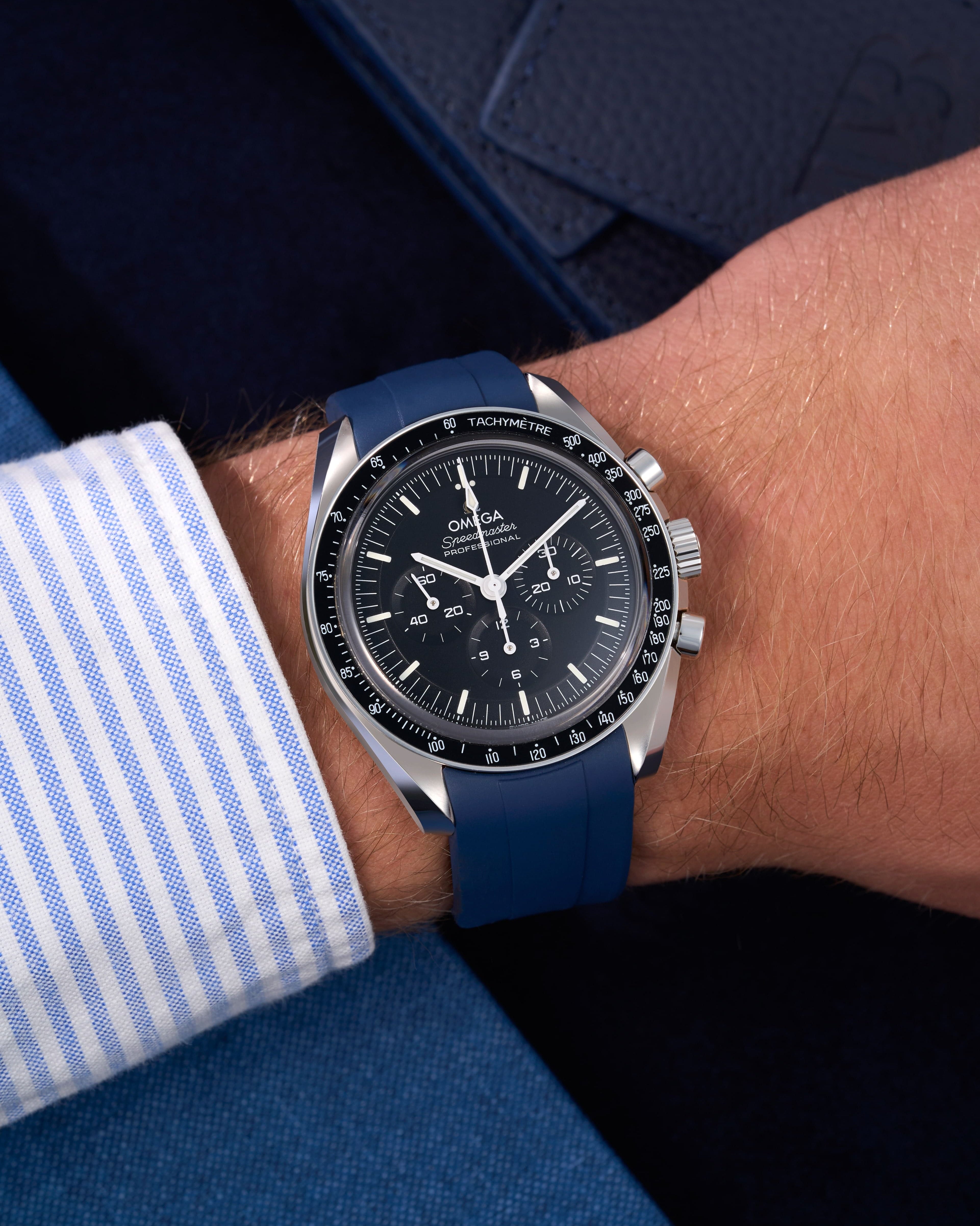 Omega Rubber Watch Strap watch band klockarmband uhrenband uhranarmband for Speedmaster MoonWatch Professinal Apollo 11 8 Ultraman Hesalite Sapphire Replacement speedytuesday speedy 57 sandwich dial 20mm what size strap for speedmaster 3861 watch strap for omega x swatch speedmaster moonswatch armband first watch on the moon first watch in space FOIS rubber UHRENARMBÄNDER Uhren Kautschukband cinturino in gomma black svart negro schwartz dark