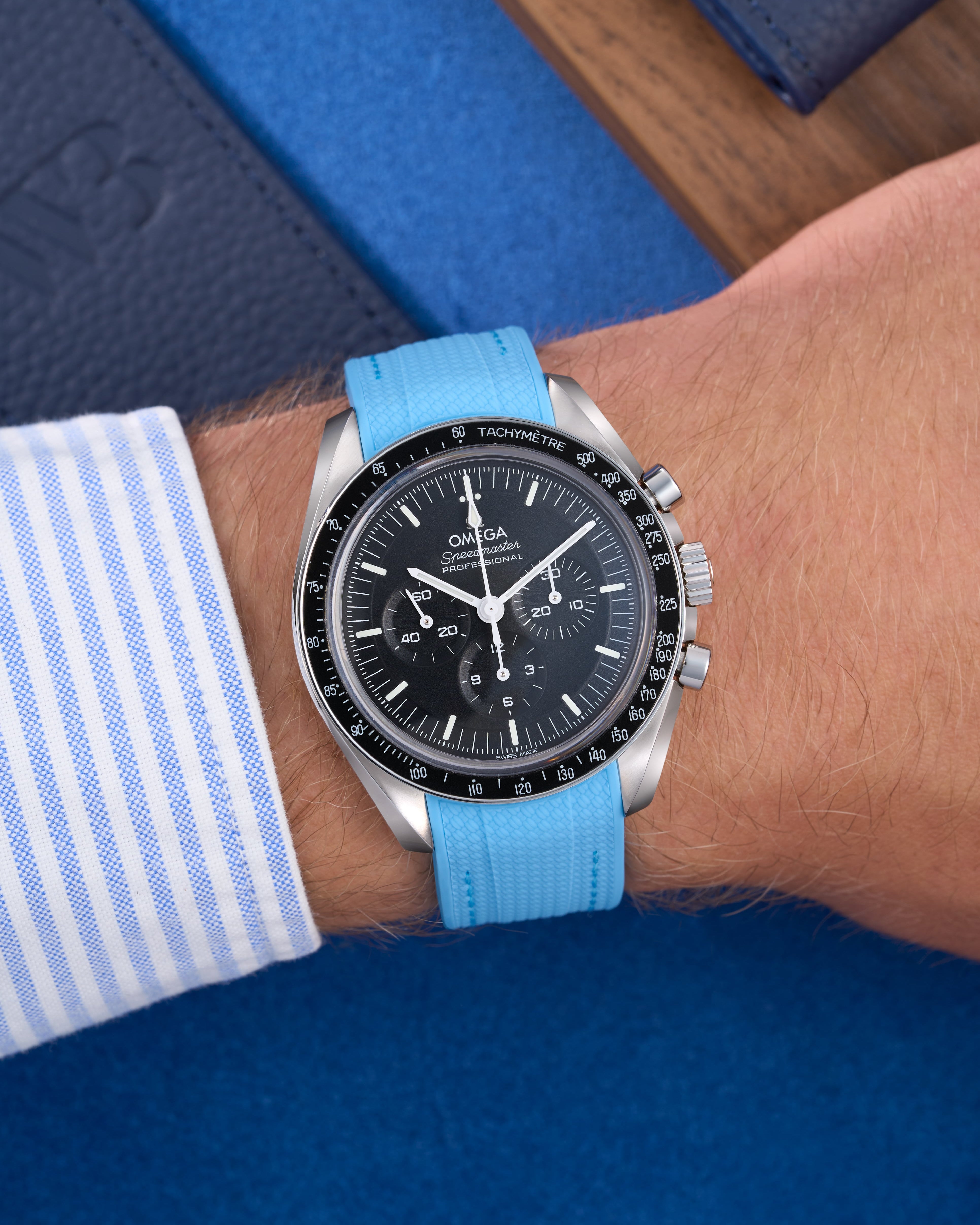 Omega Rubber Watch Strap watch band klockarmband uhrenband uhranarmband for Speedmaster MoonWatch Professinal Apollo 11 8 Ultraman Hesalite Sapphire Replacement speedytuesday speedy 57 sandwich dial 20mm what size strap for speedmaster 3861 watch strap for omega x swatch speedmaster moonswatch armband first watch on the moon first watch in space FOIS rubber UHRENARMBÄNDER Uhren Kautschukband cinturino in gomma black svart negro schwartz dark