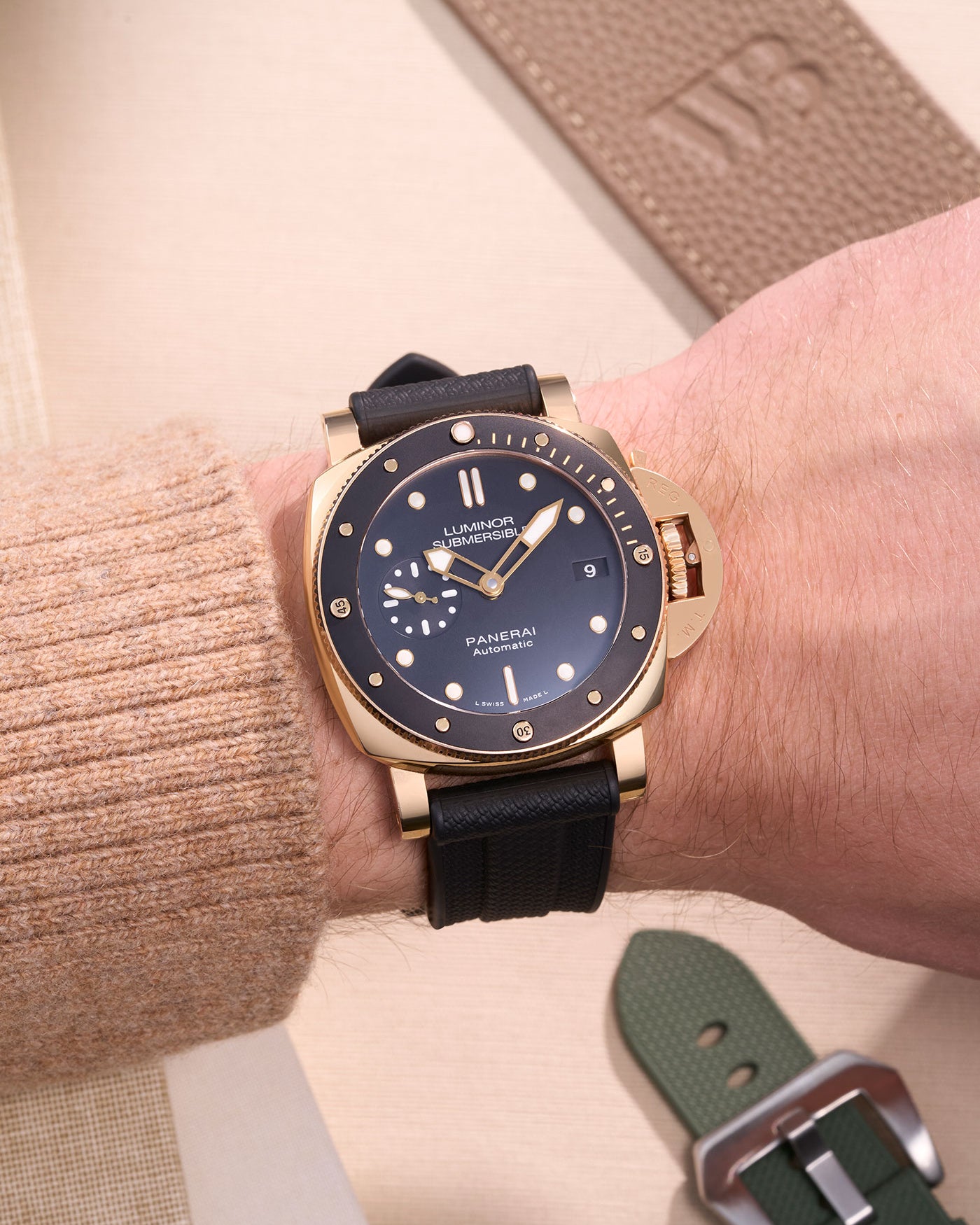 Panerai Luminor Submersible Rose Gold on Black Rubber Strap 24mm klockarmband uhrenband armband luxurious Swiss automatic dive watch