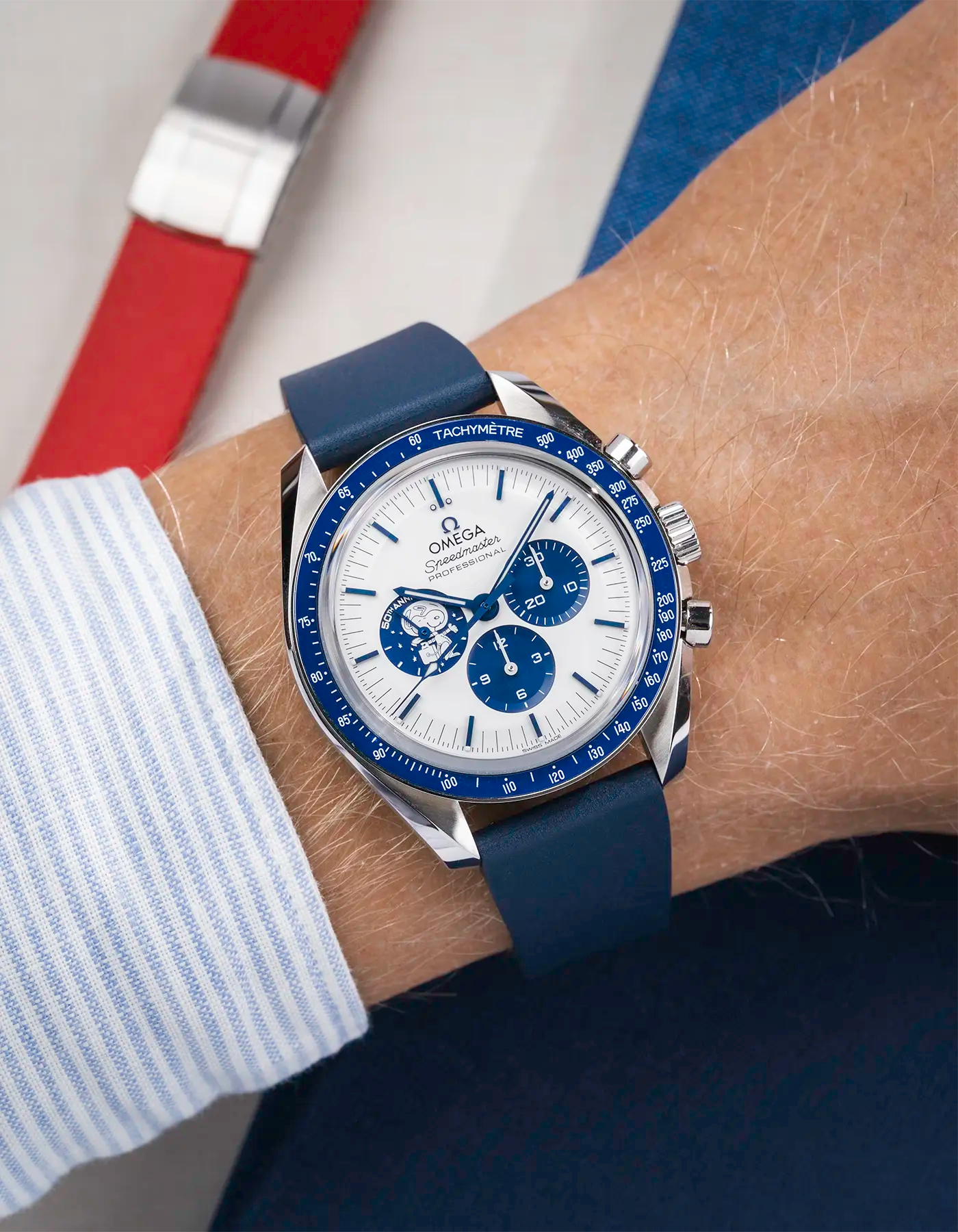 Navy blue CTS FKM Rubber Strap 19-22mm on watch - wrist shot