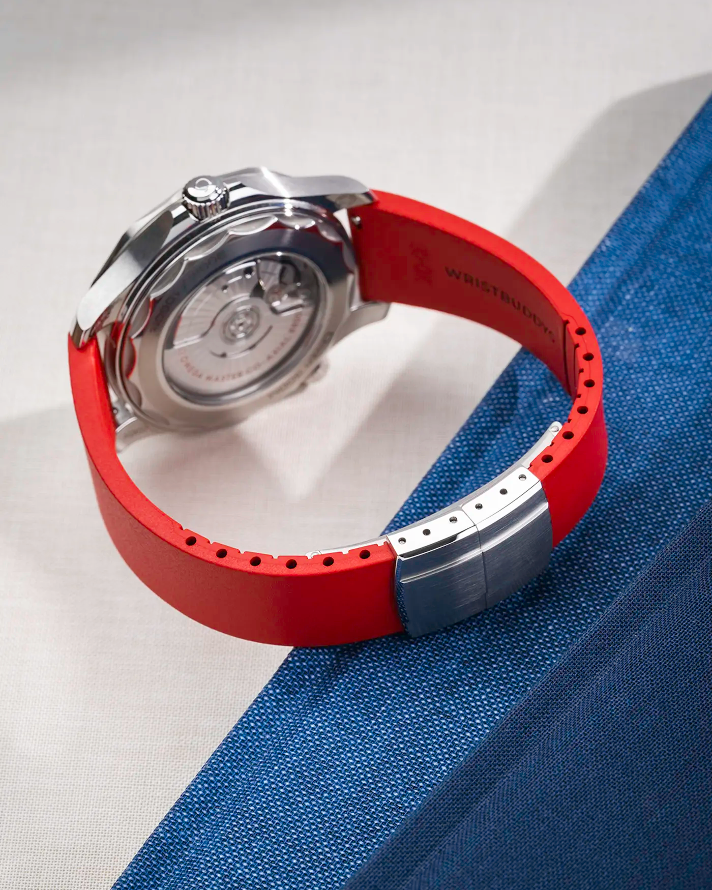 red CTS FKM Rubber Strap 19-22mm shows the fit from an angle at the back of the watch with the clasp closed