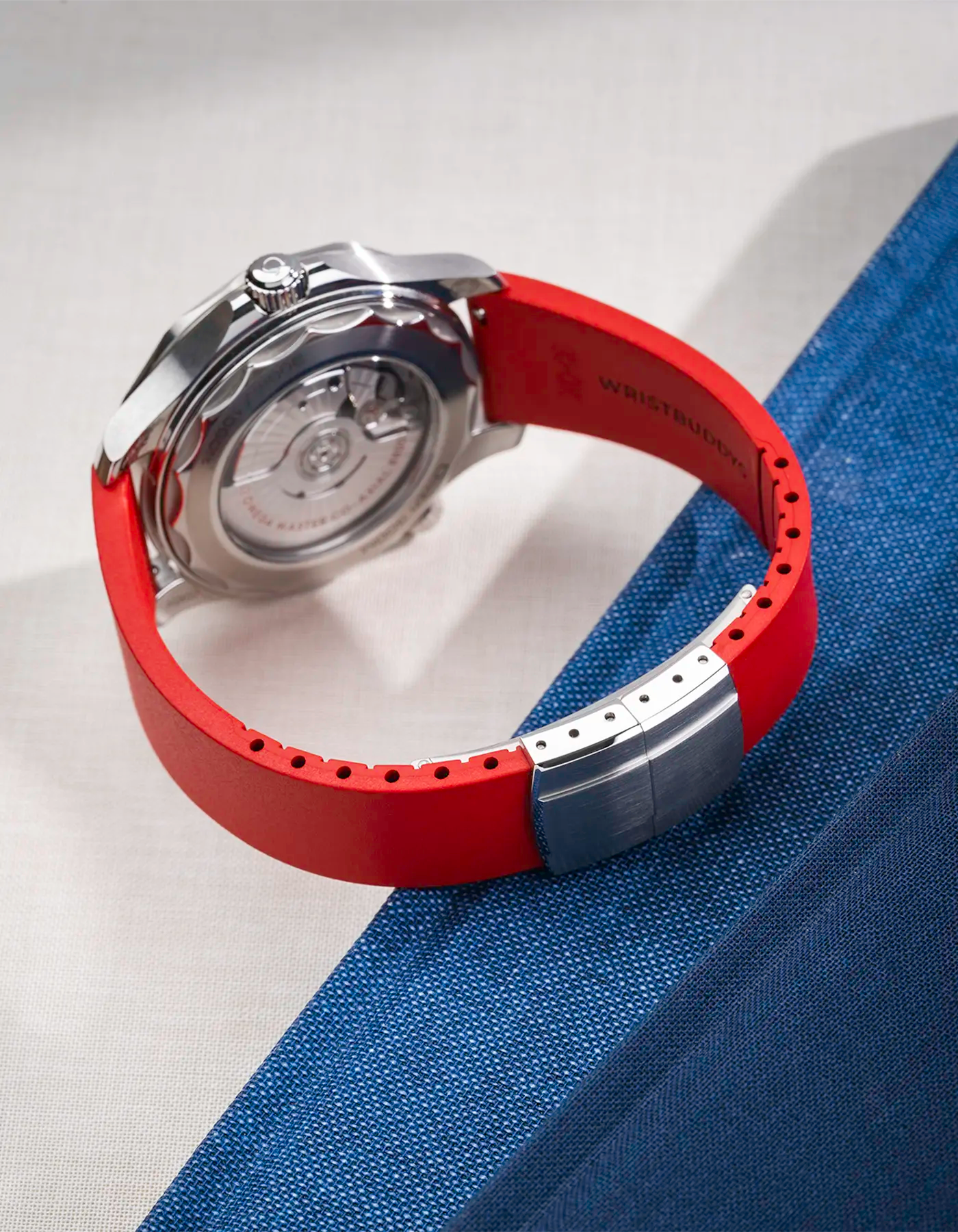 red CTS FKM Rubber Strap 19-22mm shows the fit from an angle at the back of the watch with the clasp closed