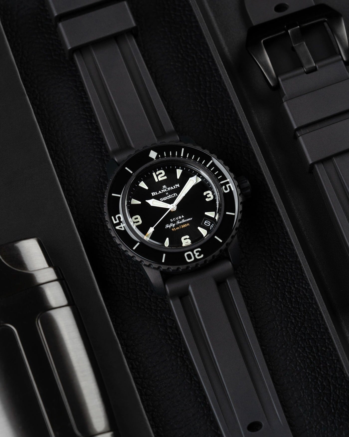 Black Universal FKM Rubber Strap 20mm - 24mm - Wristbuddys