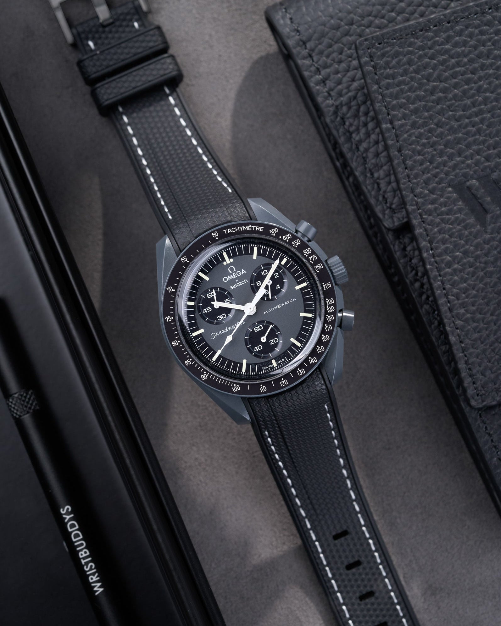 Omega X Swatch MoonSwatch Mission to Jupiter Moonwatch Speedmaster Professional Wristbuddys Wristbuddy Klockarmband klockband rubberstrap rubber strap straps for Mission to Mercury, mission to moon, moonswatches best rubber intergrated mission to moon mercury intergrated uhrenband bracelet Urrem bracelet de montre cinturino per orologio cinturino dell'orologio horlogeband correa de reloj Uhrenarmband Uhrarmband black schwartz svart negro