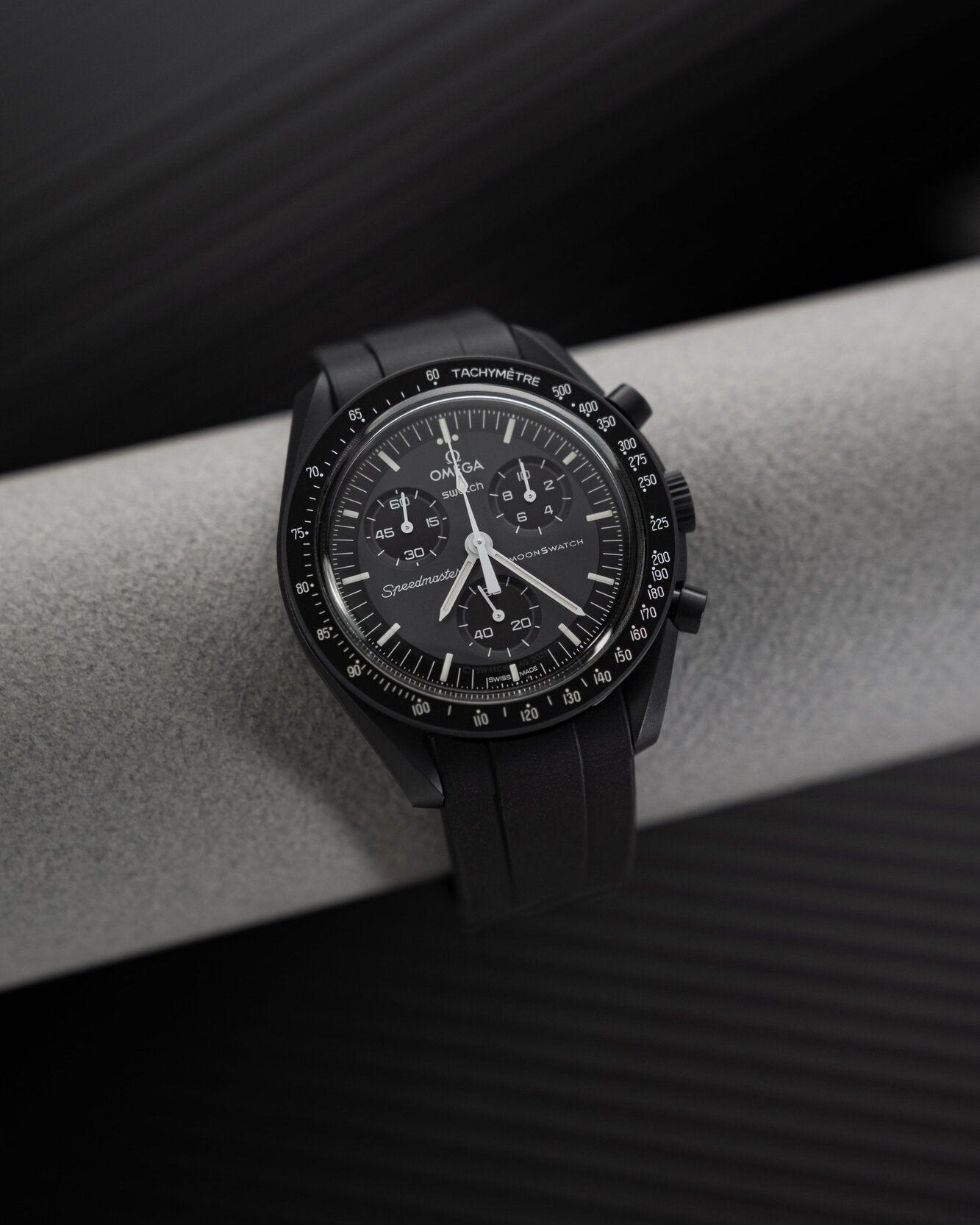 Omega X Swatch MoonSwatch Mission to the moonphase new moon full moon Moonwatch Speedmaster Professional Wristbuddys Wristbuddy Klockarmband klockband rubberstrap rubber strap straps for Mission to Mercury, mission to moon, moonswatches best rubber intergrated mission to moon mercury intergrated uhrenband bracelet Urrem bracelet de montre cinturino per orologio cinturino dell'orologio horlogeband correa de reloj Uhrenarmband Uhrarmband black schwartz svart negro new moonswatch