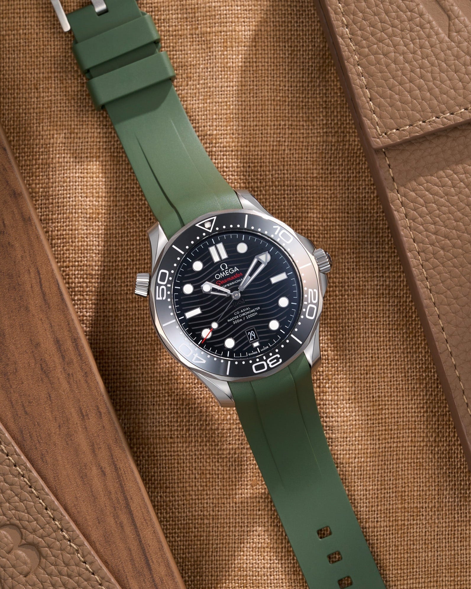 Omega Seamaster 300 Rubber Watch Strap watch band klockarmband uhrenband uhranarmband for SMP 300 Omega Seamaster Professional diver 300m 007 bond watch Replacement 20mm what size strap Semaster rubber UHRENARMBÄNDER Uhren Kautschukband cinturino in gomma wrist buddys wristbuddys wristbuddies wristbuddis miliraty green green grun grön verde vert