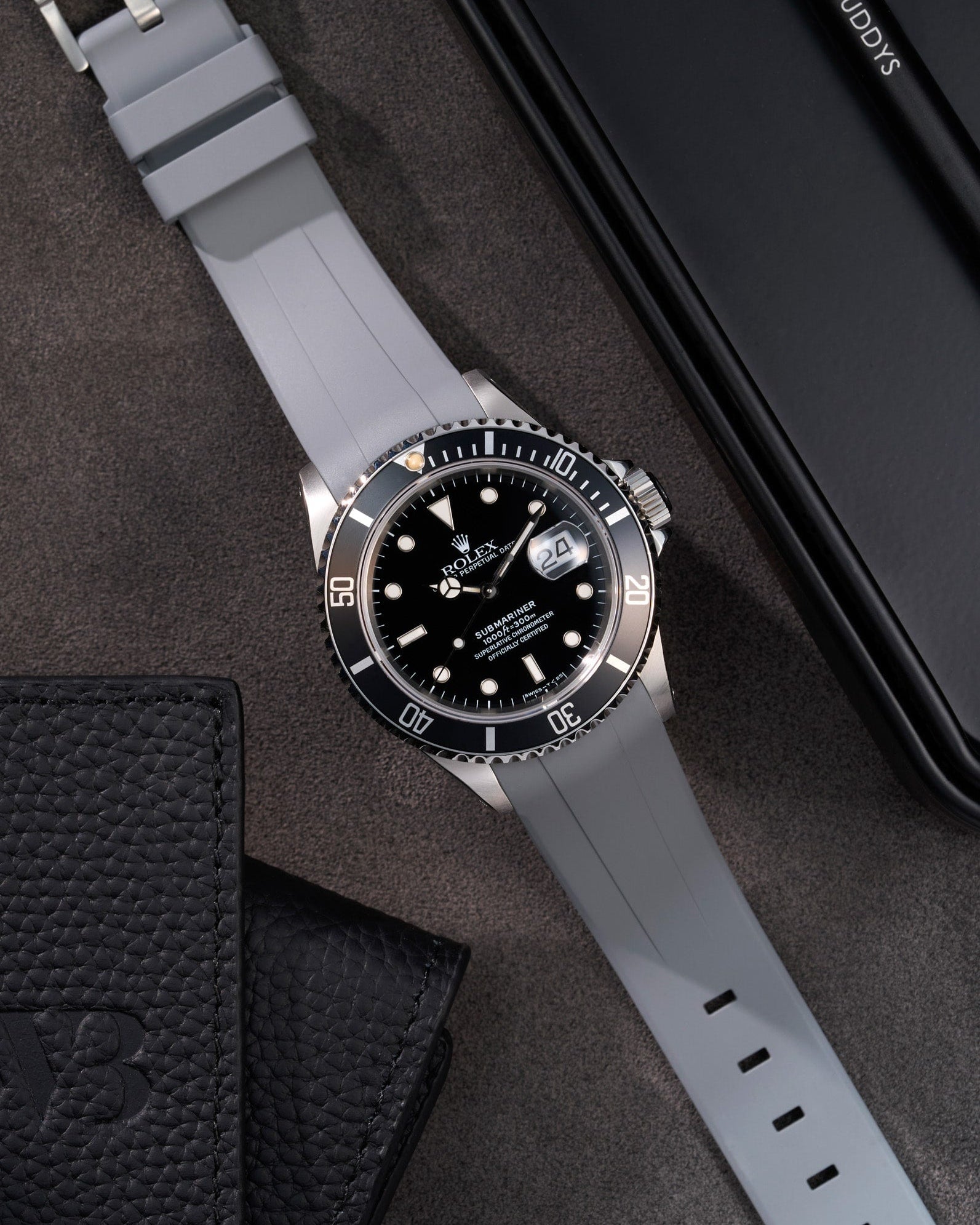 Wristbuddys Wristbuddy Klockarmband klockband rubberstrap rubber strap black svart black buckle clasp integrated premium rubber Rolex Submariner 16610, Rolex Submariner 116610, Rolex Submariner 14060, Rolex Submariner 114060 uhrenband rubber straps integrated replacement strap oysterflex KAUTSCHUKARMBAND uhrenband bracelet Urrem bracelet de montre cinturino per orologio cinturino dell'orologio horlogeband correa de reloj Uhrenarmband Uhrarmband rolex submariner