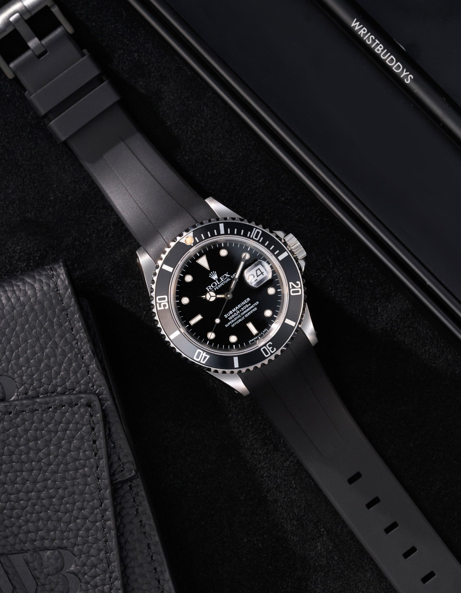 Wristbuddys Wristbuddy Klockarmband klockband rubberstrap rubber strap black svart black buckle clasp integrated premium rubber Rolex Submariner 16610, Rolex Submariner 116610, Rolex Submariner 14060, Rolex Submariner 114060 uhrenband rubber straps integrated replacement strap oysterflex KAUTSCHUKARMBAND uhrenband bracelet Urrem bracelet de montre cinturino per orologio cinturino dell'orologio horlogeband correa de reloj Uhrenarmband Uhrarmband rolex submariner