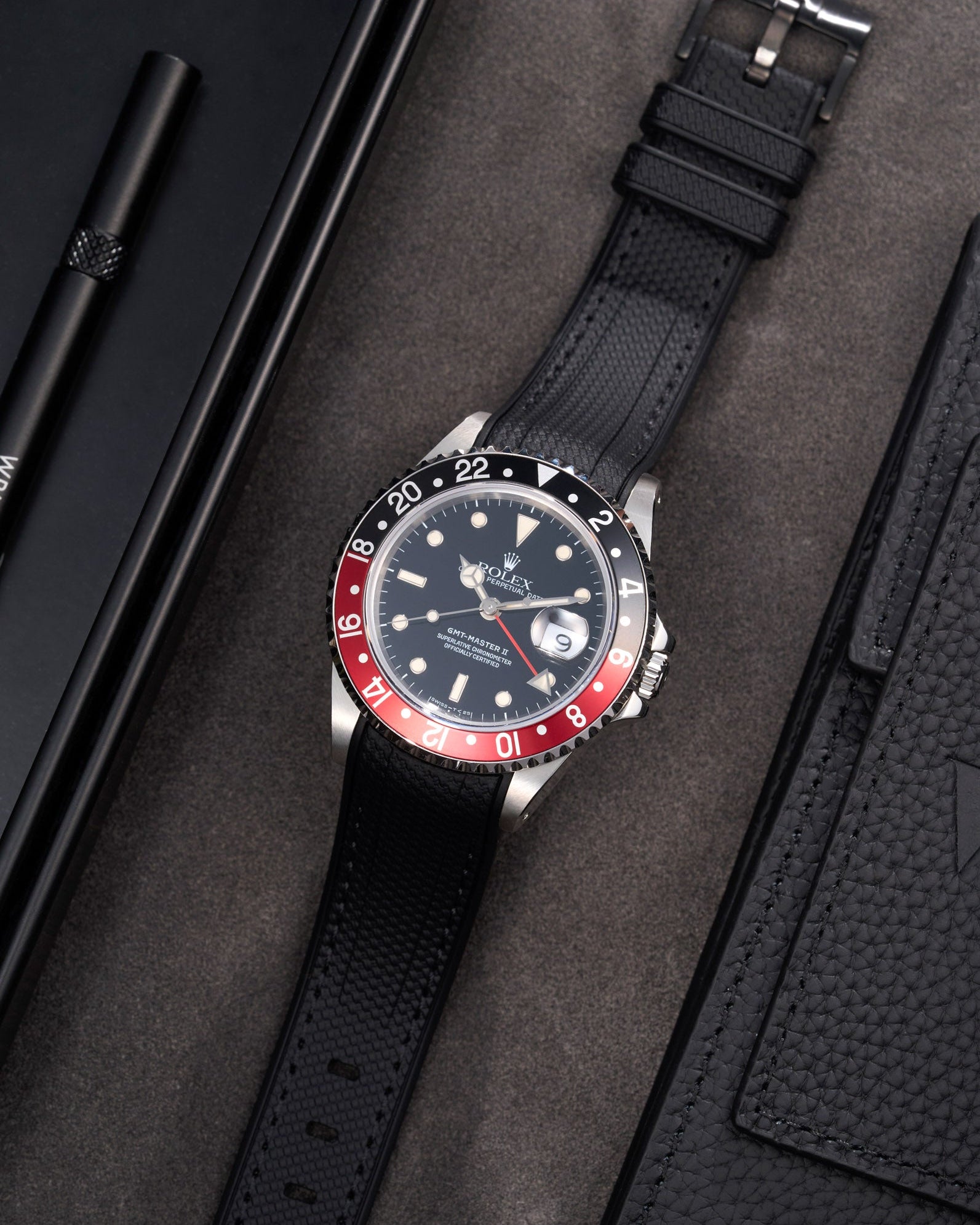 Wristbuddys Wristbuddy Klockarmband klockband rubberstrap rubber strap black svart black buckle clasp integrated premium rubber rubber straps integrated coke pepsi batman gmt master 2 GMT Master II blue and red bezel 16710  Watch Strap watch band klockarmband uhrenband uhranarmband