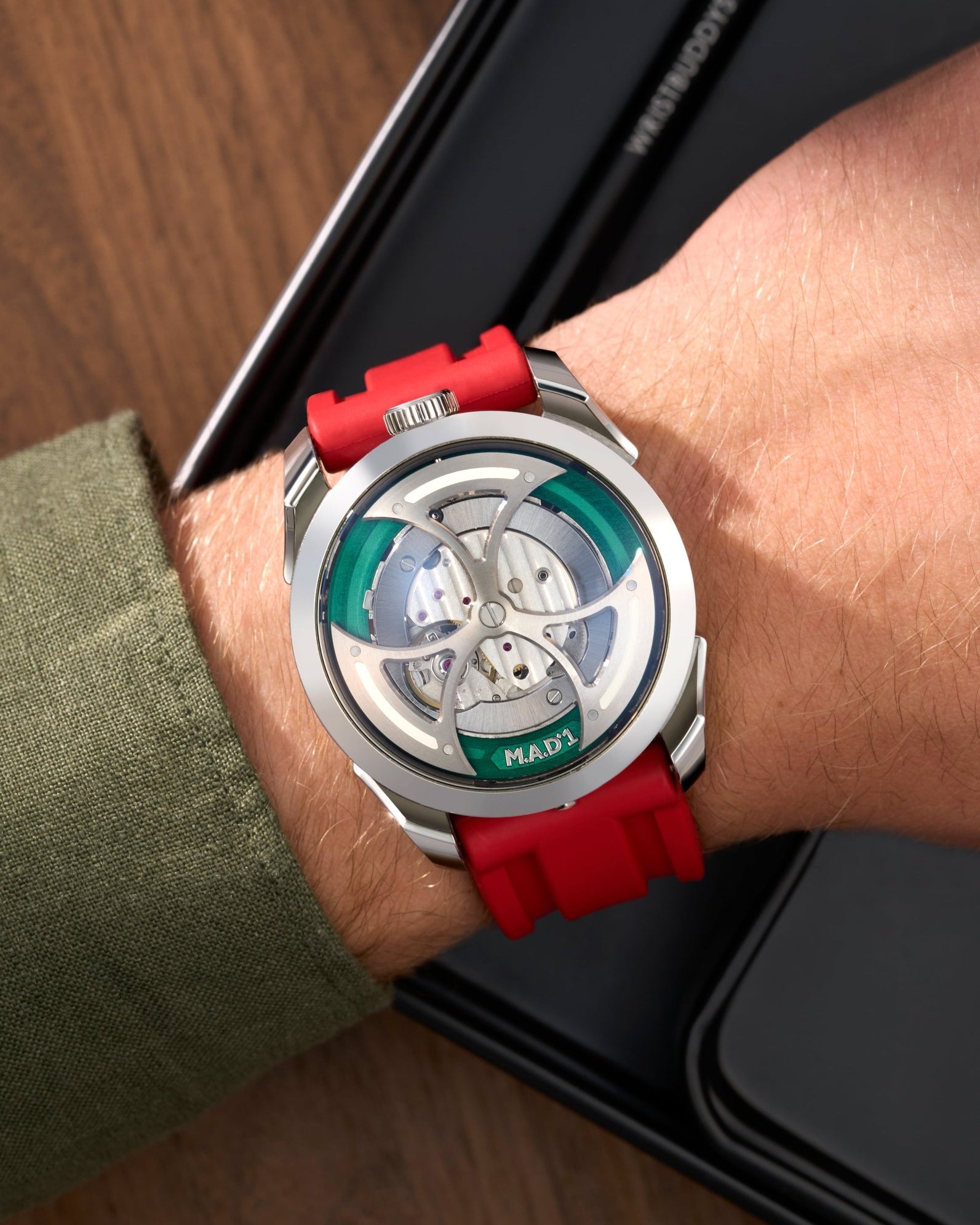 wristbuddys wristbuddy wristbuddies wrist Buddy watch strap band replacement integrated curved rubber FKM vulcanized best quality strap size lug width 22mm wristbands klockarmband uhrenarmband uhrenband watchstrap watchband MB&F Mad1 M.a.d.1 MADone red edition blue edition MBnF green edition