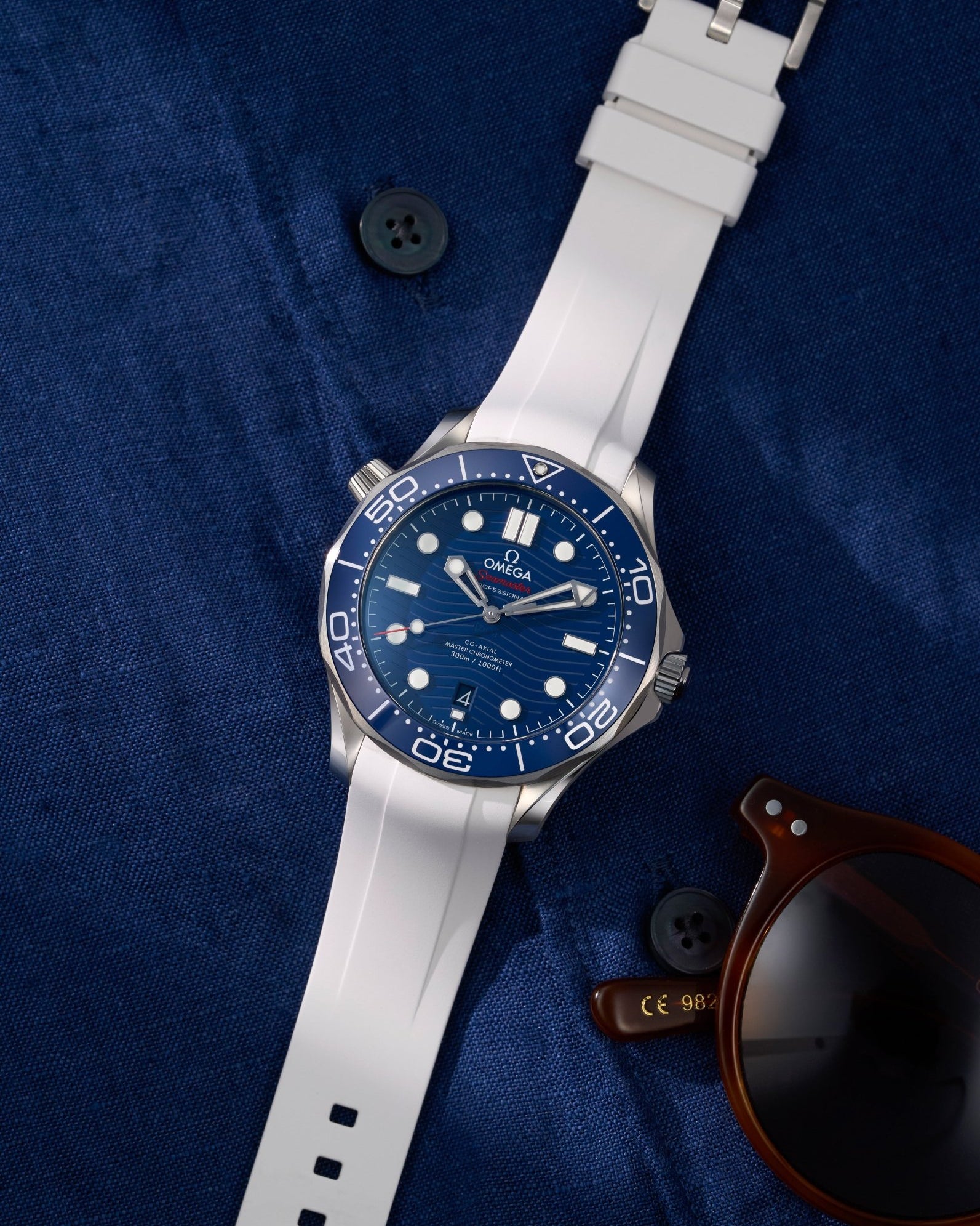 Omega Seamaster 300 Rubber Watch Strap watch band klockarmband uhrenband uhranarmband for SMP 300 Omega Seamaster Professional diver 300m 007 bond watch Replacement 20mm what size strap Semaster rubber UHRENARMBÄNDER Uhren Kautschukband cinturino in gomma wrist buddys wristbuddys wristbuddies wristbuddis blue navy blue blå rubber blue premium rubber