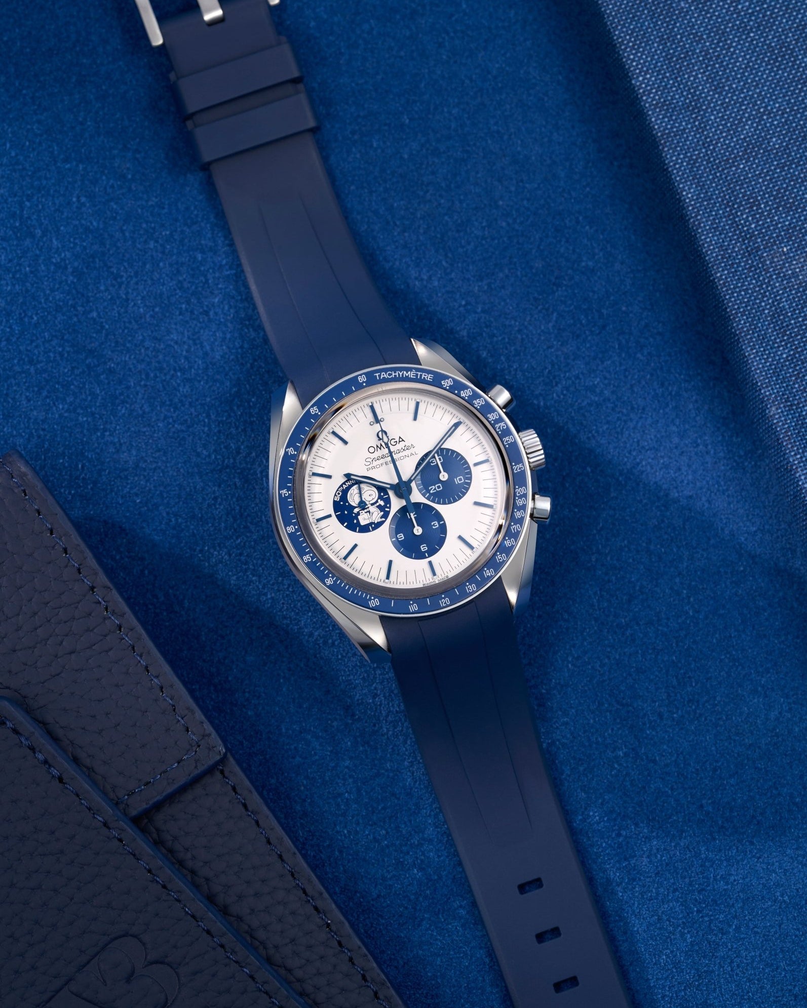 Omega Rubber Watch Strap watch band klockarmband uhrenband uhranarmband for Speedmaster MoonWatch Professinal Apollo 11 8 Ultraman Hesalite Sapphire Replacement speedytuesday speedy 57 sandwich dial 20mm what size strap for speedmaster 3861 watch strap for omega x swatch speedmaster moonswatch armband first watch on the moon first watch in space FOIS rubber UHRENARMBÄNDER Uhren Kautschukband cinturino in gomma snoopy snobben snopy Silver Snoopy Award Edition white blue blau weiss vit blå hvit blanc