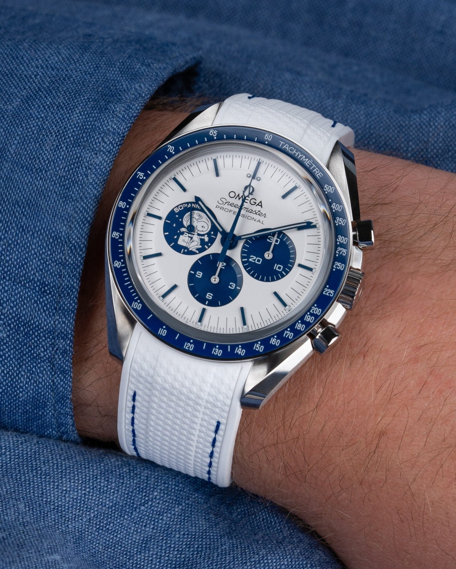 Omega Rubber Watch Strap watch band klockarmband uhrenband uhranarmband for Speedmaster MoonWatch Professinal Apollo 11 8 Ultraman Hesalite Sapphire Replacement speedytuesday speedy 57 sandwich dial 20mm what size strap for speedmaster 3861 watch strap for omega x swatch speedmaster moonswatch armband first watch on the moon first watch in space FOIS rubber UHRENARMBÄNDER Uhren Kautschukband cinturino in gomma snoopy snobben snopy Silver Snoopy Award Edition white blue blau weiss vit blå hvit blanc