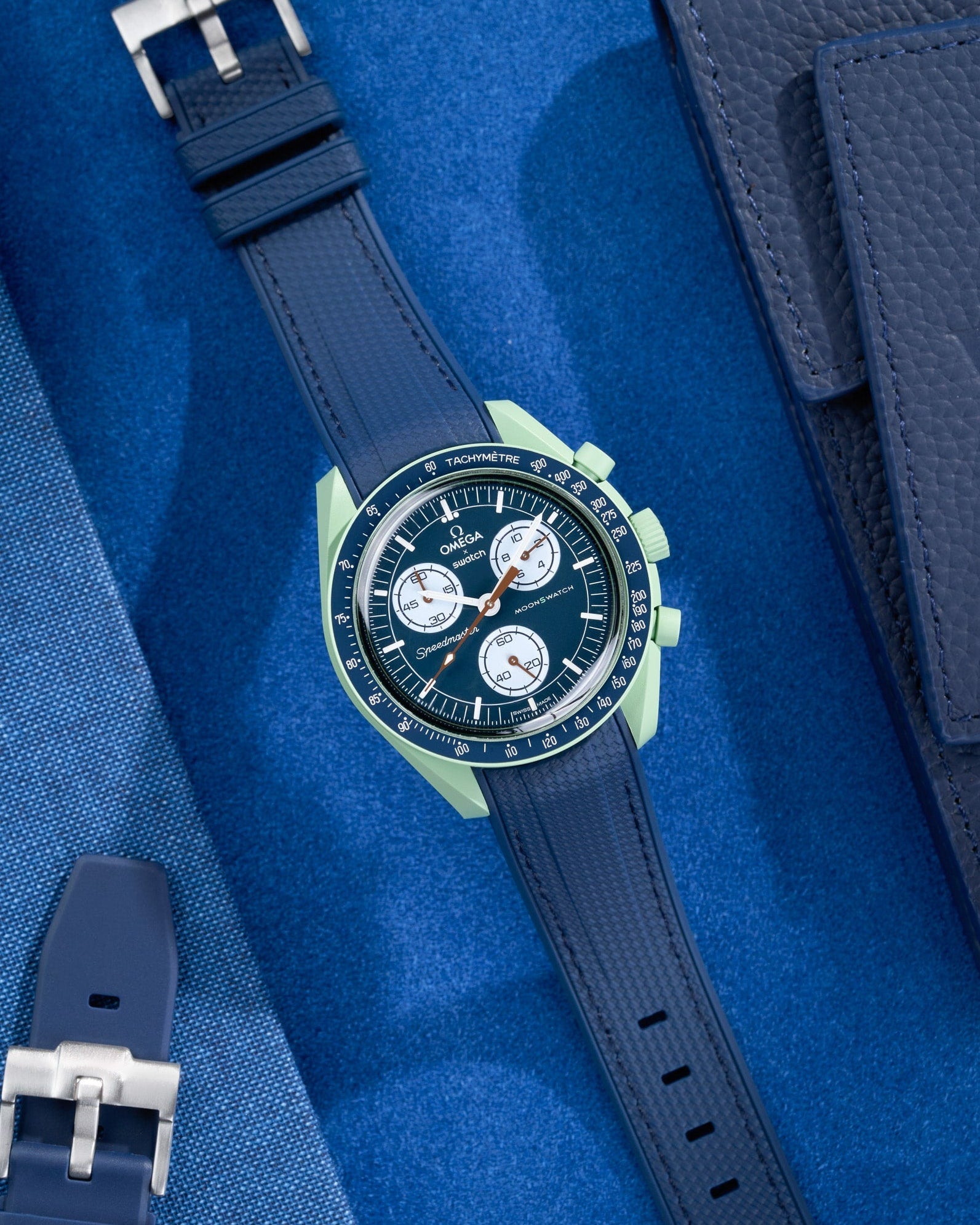 Omega X Swatch MoonSwatch Mission to Jupiter Moonwatch Speedmaster Professional Wristbuddys Wristbuddy Klockarmband klockband rubberstrap rubber strap straps for Mission to Mercury, mission to moon, moonswatches best rubber intergrated mission to moon mercury intergrated uhrenband bracelet Urrem bracelet de montre cinturino per orologio cinturino dell'orologio horlogeband correa de reloj Uhrenarmband Uhrarmband mission to blue navy blue blå mission to earth rubber blue