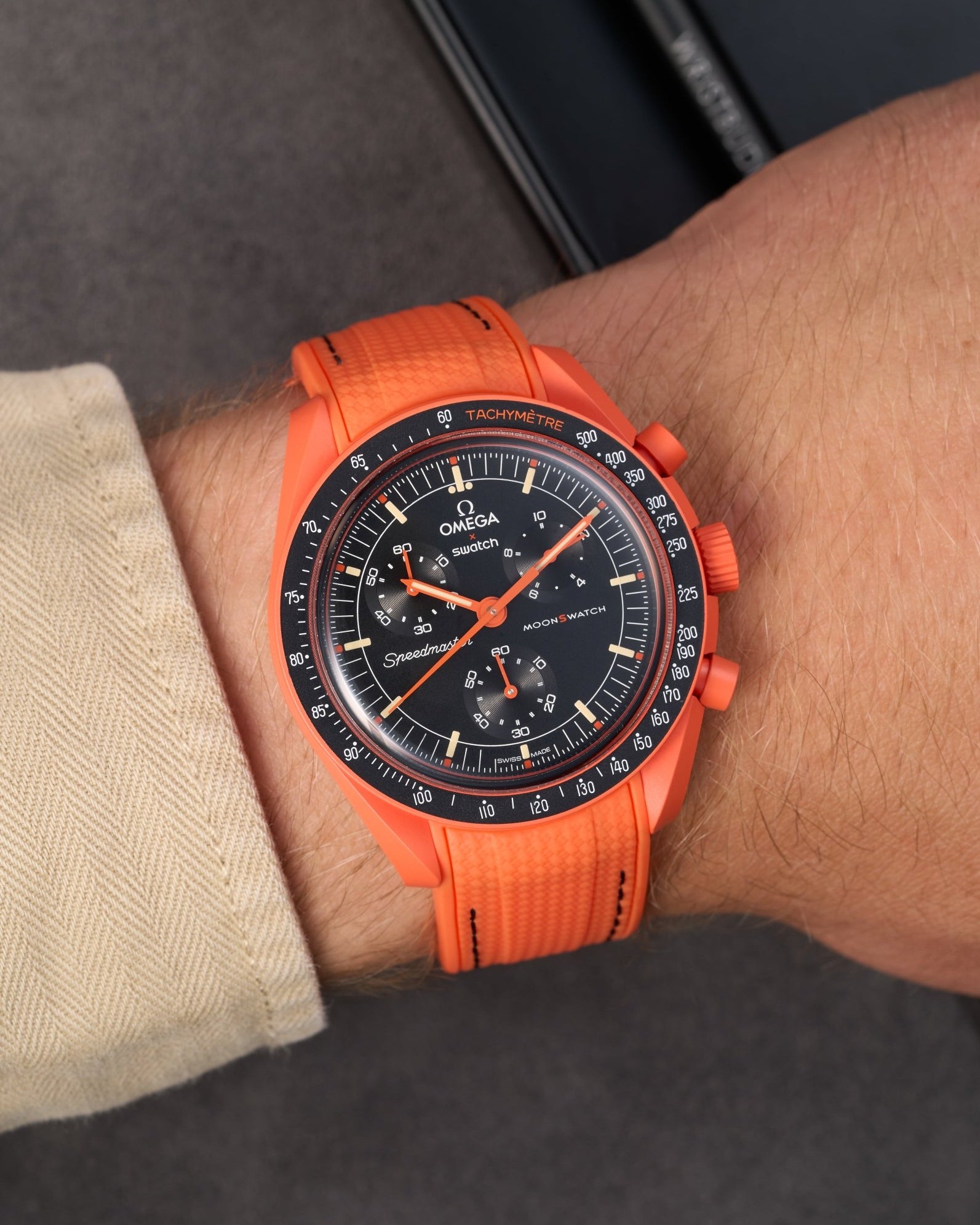 Omega X Swatch MoonSwatch Mission to Jupiter Moonwatch Speedmaster Professional Wristbuddys Wristbuddy Klockarmband klockband rubberstrap rubber strap straps for Mission to Mercury, mission to moon, moonswatches best rubber intergrated mission to moon mercury intergrated uhrenband bracelet Urrem bracelet de montre cinturino per orologio cinturino dell'orologio horlogeband correa de reloj Uhrenarmband Uhrarmband brown brun braun Mission On Earth Polar lights new model 2024 lava red