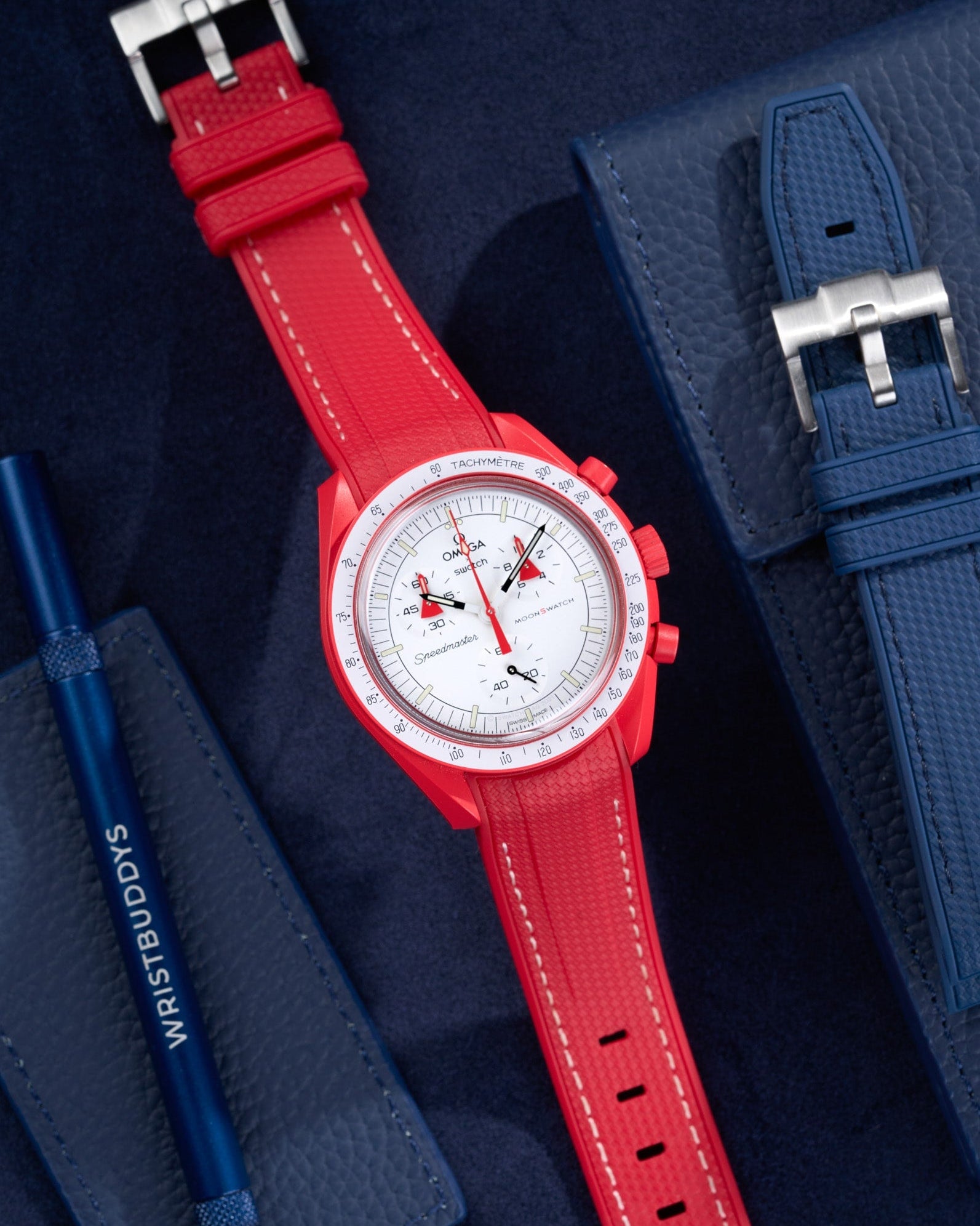 Omega X Swatch MoonSwatch Mission to mars Moonwatch Speedmaster Professional Wristbuddys Wristbuddy Klockarmband klockband rubberstrap rubber strap horus black svart Mission to Mercury, mission to moon, moonswatches moonwatch best rubber perpetual straps intergrated mission to mars red roth röd rough