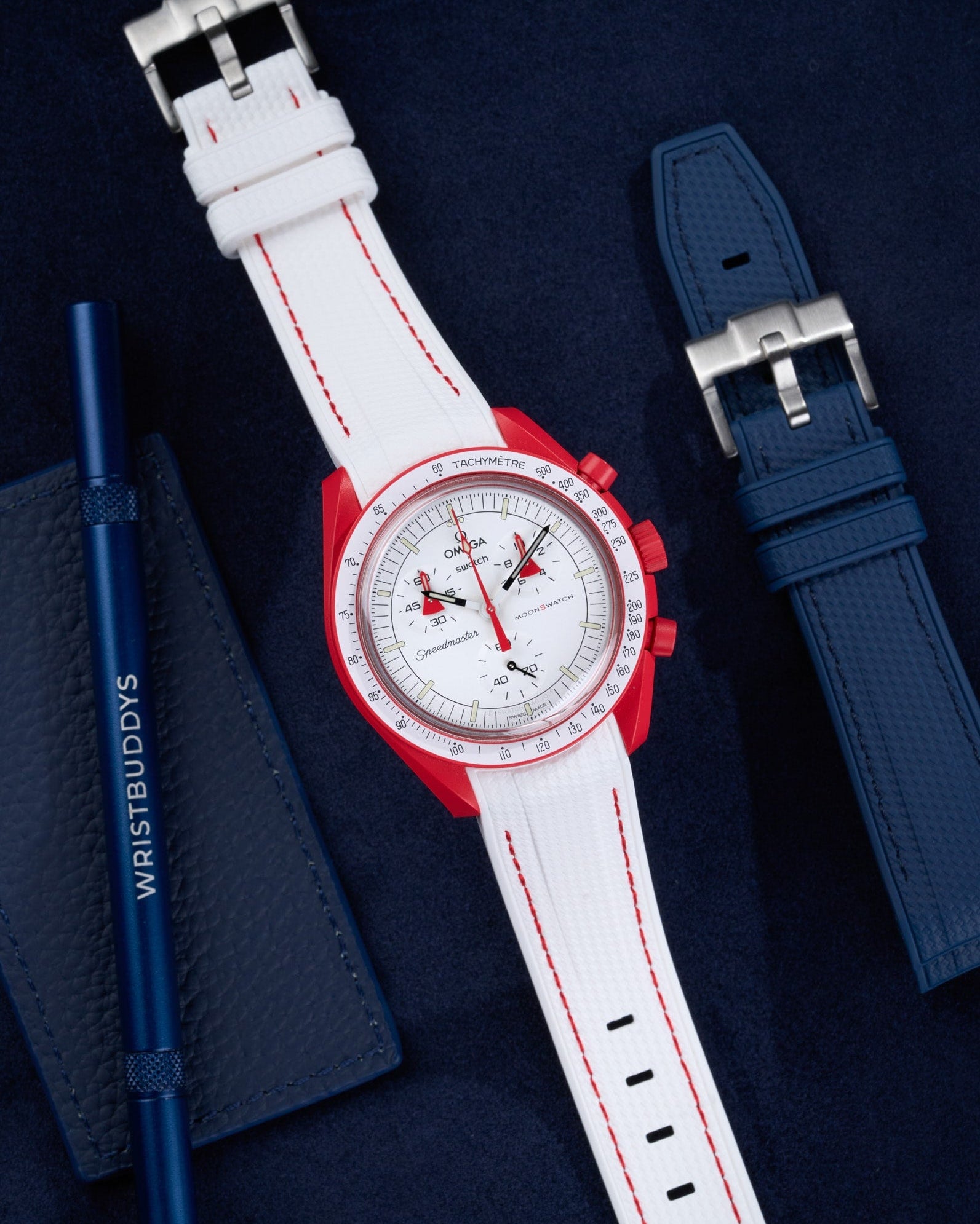Omega X Swatch MoonSwatch Mission to mars Moonwatch Speedmaster Professional Wristbuddys Wristbuddy Klockarmband klockband rubberstrap rubber strap horus black svart Mission to Mercury, mission to moon, moonswatches moonwatch best rubber perpetual straps intergrated mission to mars red roth röd rough
