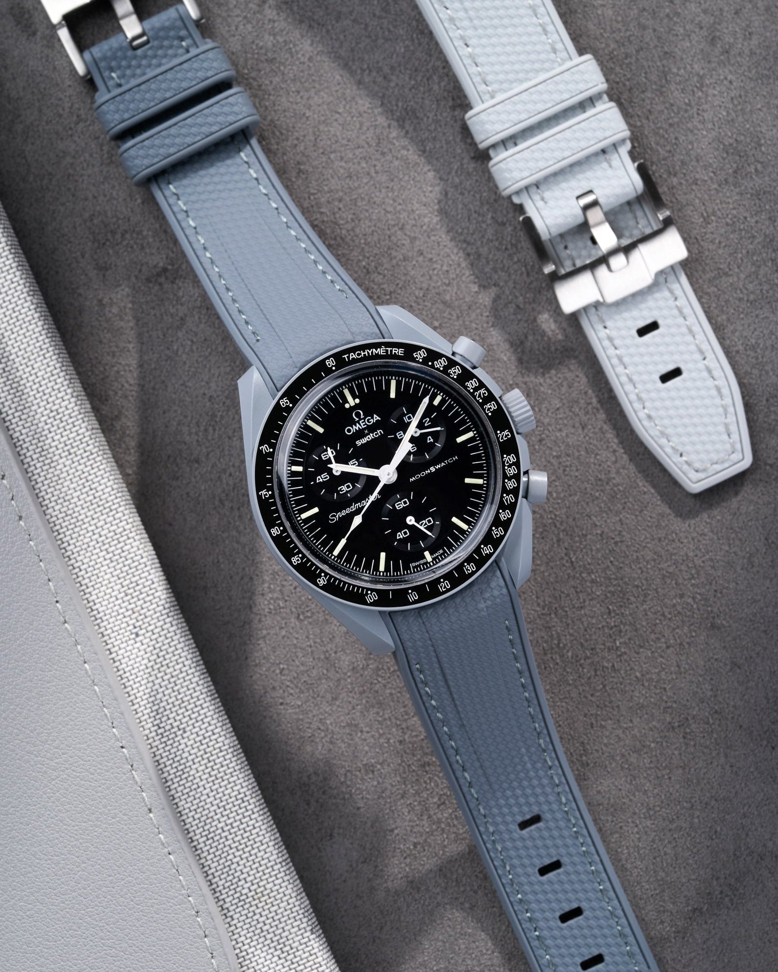 Omega X Swatch MoonSwatch Mission to Jupiter Moonwatch Speedmaster Professional Wristbuddys Wristbuddy Klockarmband klockband rubberstrap rubber strap straps for Mission to Mercury, mission to moon, moonswatches best rubber intergrated mission to moon mercury intergrated uhrenband bracelet Urrem bracelet de montre cinturino per orologio cinturino dell'orologio horlogeband correa de reloj Uhrenarmband Uhrarmband grey grå grau