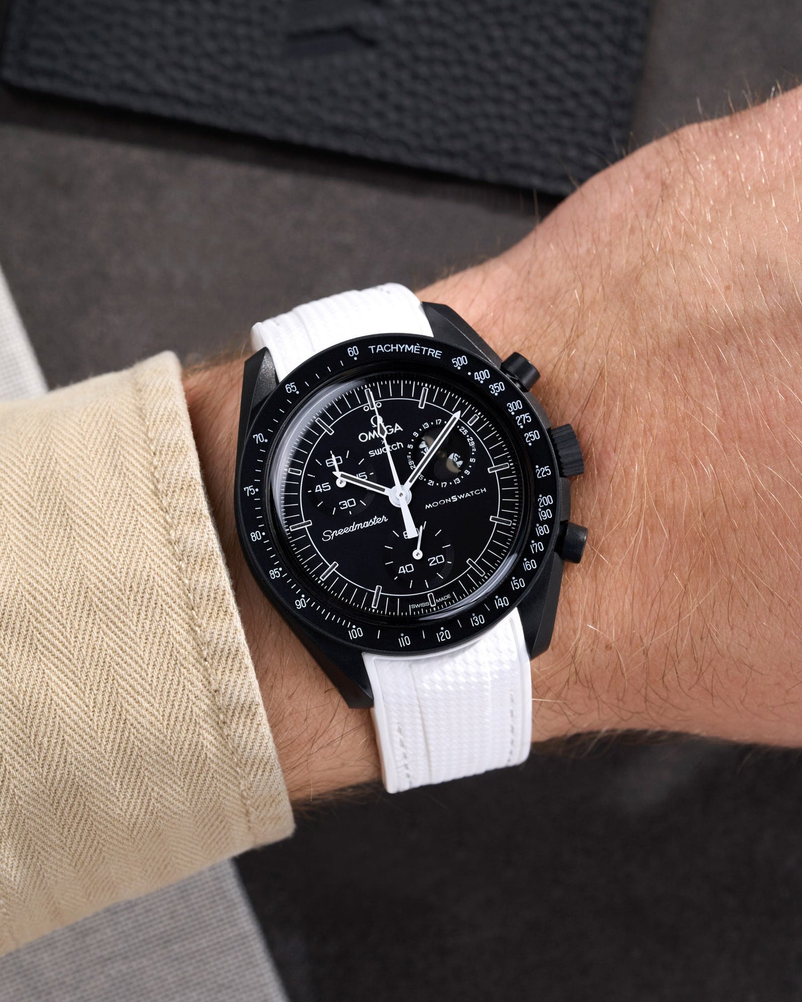 Omega X Swatch MoonSwatch Mission to the moonphase new moon full moon Moonwatch Speedmaster Professional Wristbuddys Wristbuddy Klockarmband klockband rubberstrap rubber strap straps for Mission to Mercury, mission to moon, moonswatches best rubber intergrated mission to moon mercury intergrated uhrenband bracelet Urrem bracelet de montre cinturino per orologio cinturino dell'orologio horlogeband correa de reloj Uhrenarmband Uhrarmband black schwartz svart negro new moonswatch