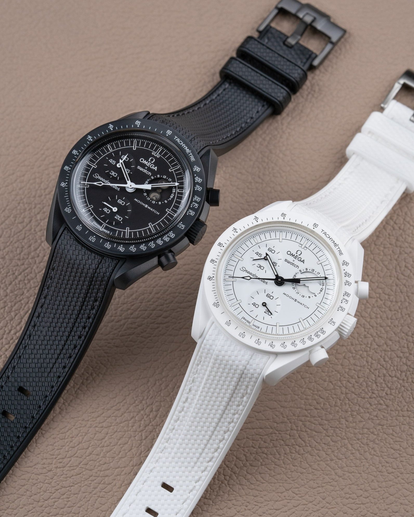 Omega X Swatch MoonSwatch Mission to the moonphase new moon full moon Moonwatch Speedmaster Professional Wristbuddys Wristbuddy Klockarmband klockband rubberstrap rubber strap straps for Mission to Mercury, mission to moon, moonswatches best rubber intergrated mission to moon mercury intergrated uhrenband bracelet Urrem bracelet de montre cinturino per orologio cinturino dell'orologio horlogeband correa de reloj Uhrenarmband Uhrarmband black schwartz svart negro new moonswatch