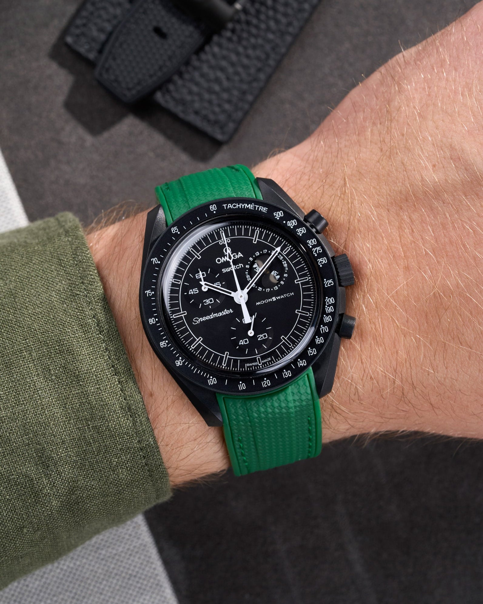 Omega X Swatch MoonSwatch Mission to the moonphase new moon full moon Moonwatch Speedmaster Professional Wristbuddys Wristbuddy Klockarmband klockband rubberstrap rubber strap straps for Mission to Mercury, mission to moon, moonswatches best rubber intergrated mission to moon mercury intergrated uhrenband bracelet Urrem bracelet de montre cinturino per orologio cinturino dell'orologio horlogeband correa de reloj Uhrenarmband Uhrarmband black schwartz svart negro new moonswatch