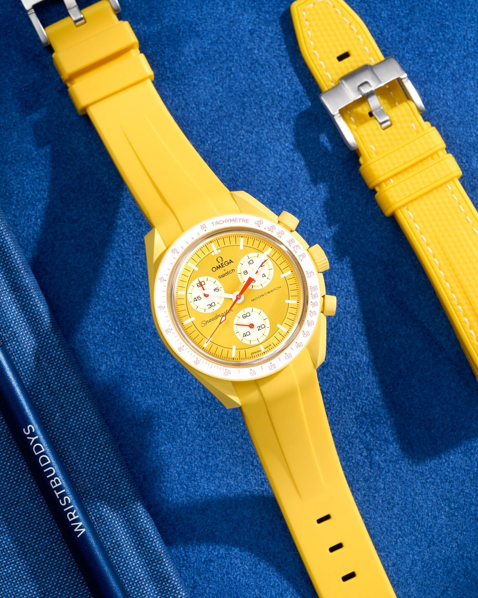 Omega X Swatch MoonSwatch Mission to Jupiter Moonwatch Speedmaster Professional Wristbuddys Wristbuddy Klockarmband klockband rubberstrap rubber strap horus black svart Mission to Mercury, mission to moon, moonswatches moonwatch best rubber perpetual straps intergrated gel yellow mission to sun sonnen solen