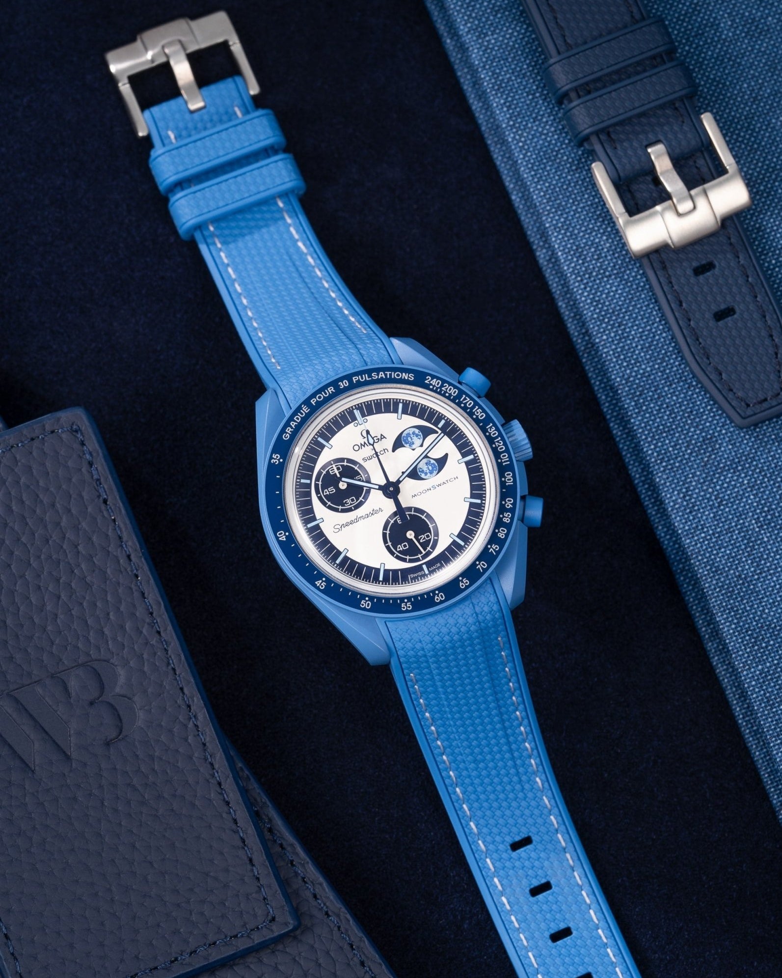 Omega X Swatch MoonSwatch Mission to Jupiter Moonwatch Speedmaster Professional Wristbuddys Wristbuddy Klockarmband klockband rubberstrap rubber strap horus black svart Mission to Mercury, mission to moon, moonswatches moonwatch best rubber intergrated mission to neptune rubber blue wrist buddy wristbuddies Mission to the Super Blue Moonphase new model