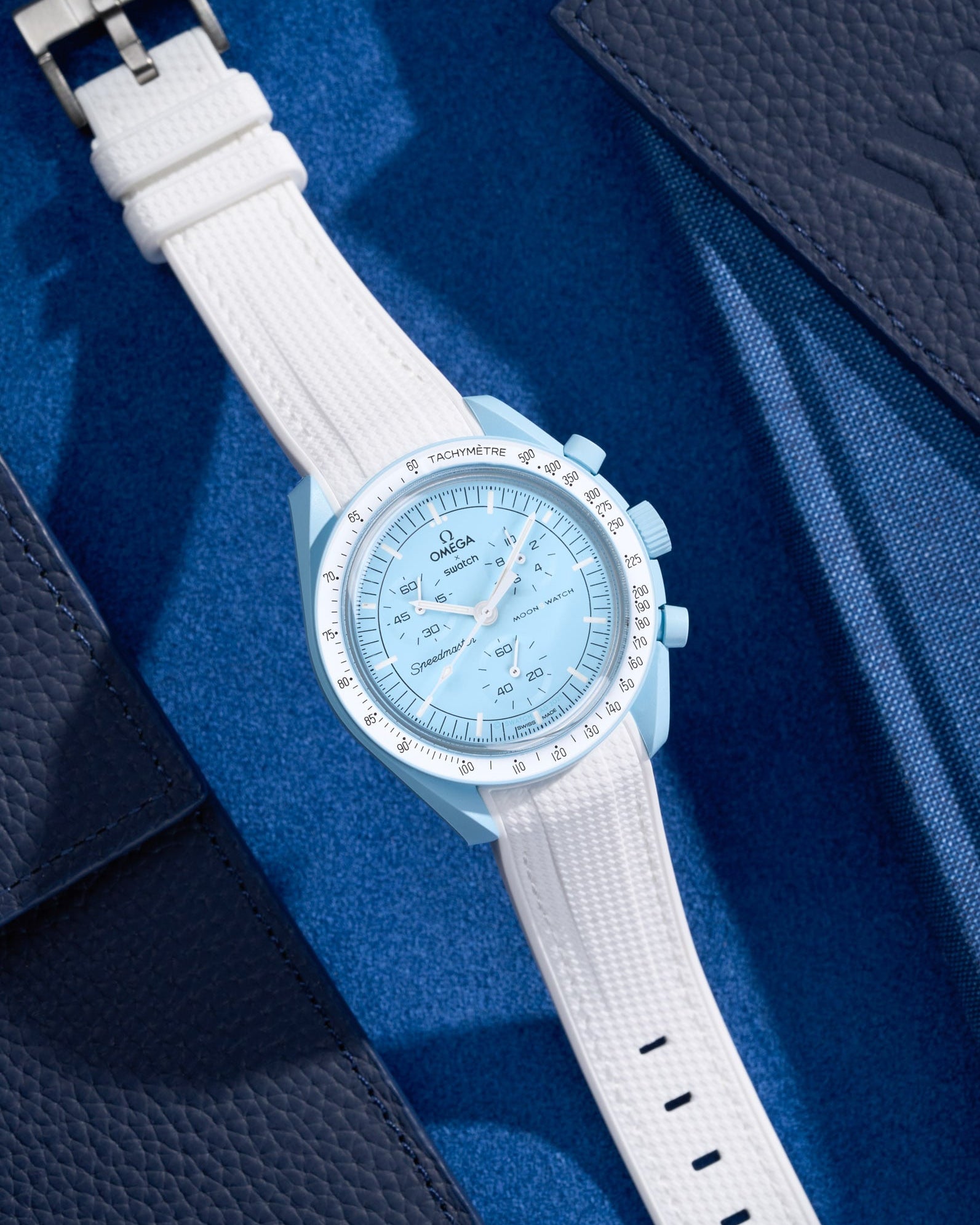 Omega X Swatch MoonSwatch Mission to Jupiter Moonwatch Speedmaster Professional Wristbuddys Wristbuddy Klockarmband klockband rubberstrap rubber strap horus black svart Mission to Mercury, mission to moon, moonswatches moonwatch best rubber perpetual straps intergrated mission to uranus white weiss vit gummiband för moonswatch omega gummi band tiffany light blue uranus blau