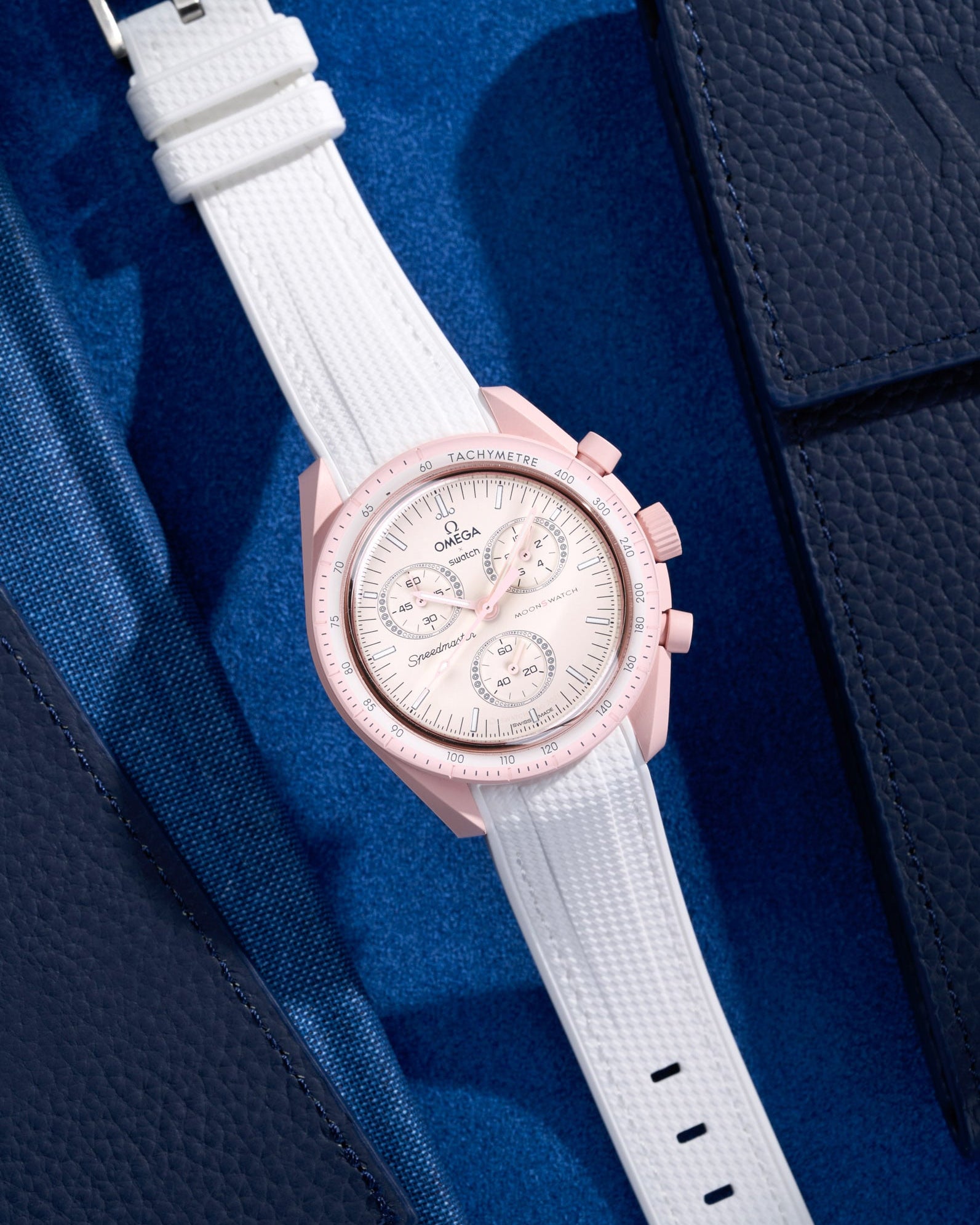 Omega X Swatch MoonSwatch Mission to Jupiter Moonwatch Speedmaster Professional Wristbuddys Wristbuddy Klockarmband klockband rubberstrap rubber strap straps for Mission to Mercury, mission to moon, moonswatches best rubber intergrated mission to moon mercury intergrated uhrenband bracelet Urrem bracelet de montre cinturino per orologio cinturino dell'orologio horlogeband correa de reloj Uhrenarmband Uhrarmband rosa pink ladies lady mission to venus