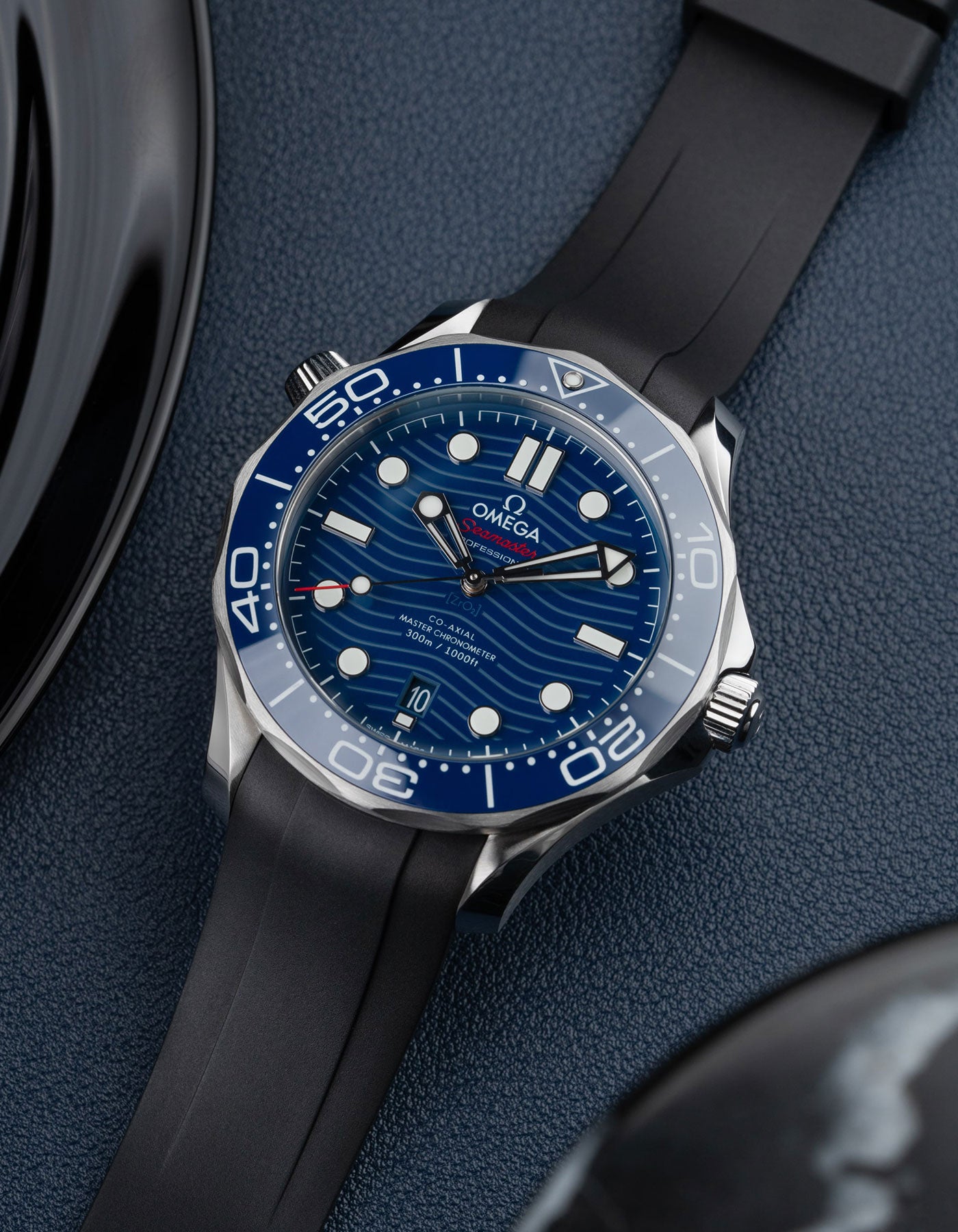 Omega seamaster 300 hot sale blue rubber strap