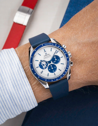 Navy blue CTS FKM Rubber Strap 19-22mm on watch - wrist shot