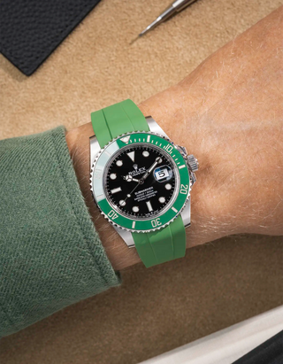Classic Smooth FKM Rubber Strap Green for Rolex Submariner 41 126610LV Green Bezel Integrated with Original Clasp – Wrist shot