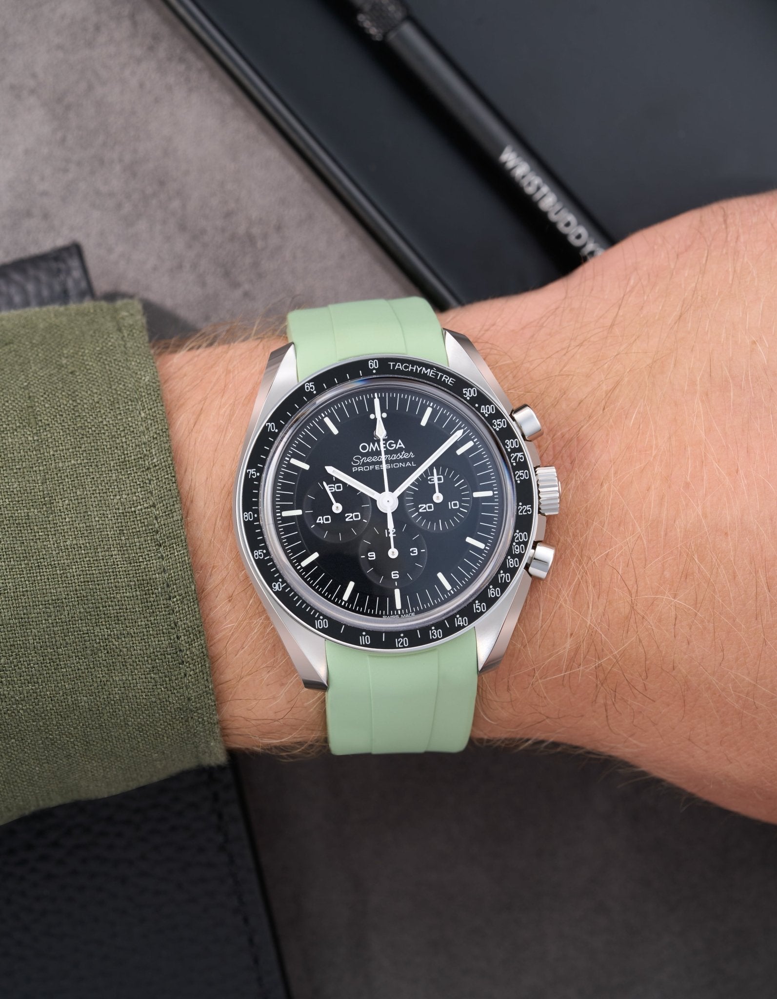 Wristbuddys wrist buddy wristbuddies Rubber Watch Strap watch band watchband klockarmband klockband uhrenband uhranarmband Kautschukband cinturino in gomma montre cinturino per orologio Omega Speedmaster Professional 3861 MoonWatch Rolex Submariner Rolex Sub moonSwatch curved rubber fkm best rubber strap band replacement integrated curved rubber FKM vulcanized best quality strap size lug width 20mm mint green verde