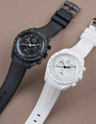Omega X Swatch MoonSwatch Mission to the moonphase new moon full moon Moonwatch Speedmaster Professional Wristbuddys Wristbuddy Klockarmband klockband rubberstrap rubber strap straps for Mission to Mercury, mission to moon, moonswatches best rubber intergrated mission to moon mercury intergrated uhrenband bracelet Urrem bracelet de montre cinturino per orologio cinturino dell'orologio horlogeband correa de reloj Uhrenarmband Uhrarmband black schwartz svart negro new moonswatch