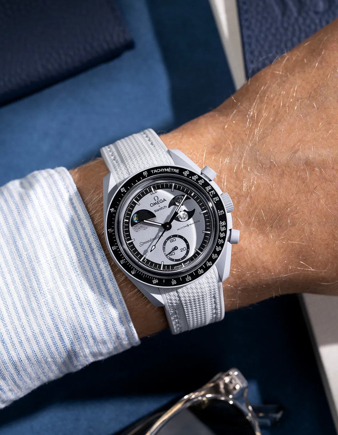 Grey curved vertech rubber strap for MoonSwatch – wrist shot on Mission to the EarthPhase