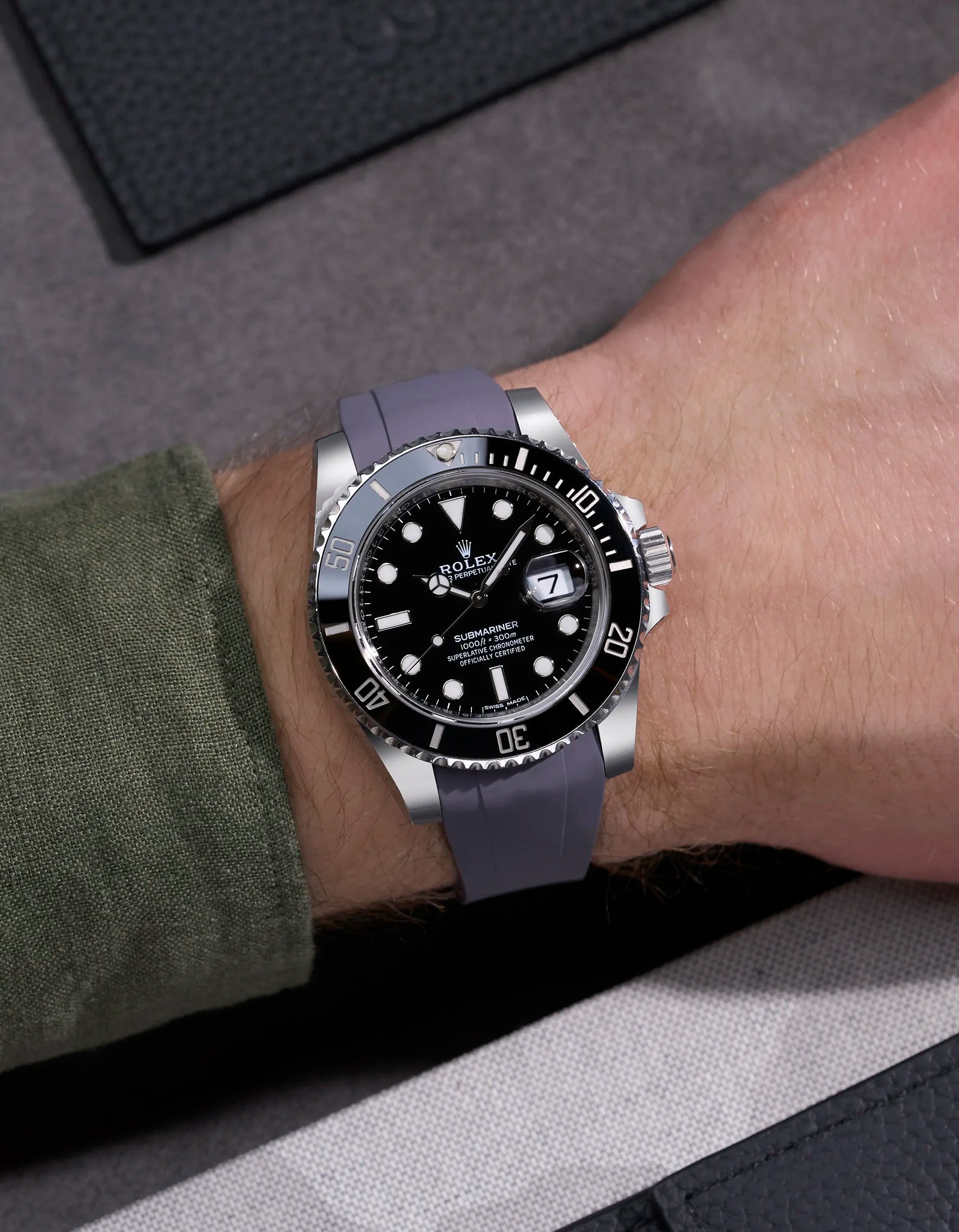 Wristshot of Rolex Submariner 116610LN and 114060LN with integrated grey FKM rubber strap compatible with Rolex clasp